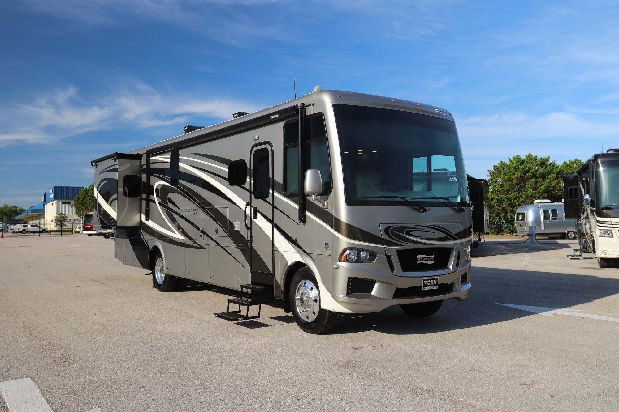 Used 2019 Newmar Baystar 3401 Class A  For Sale