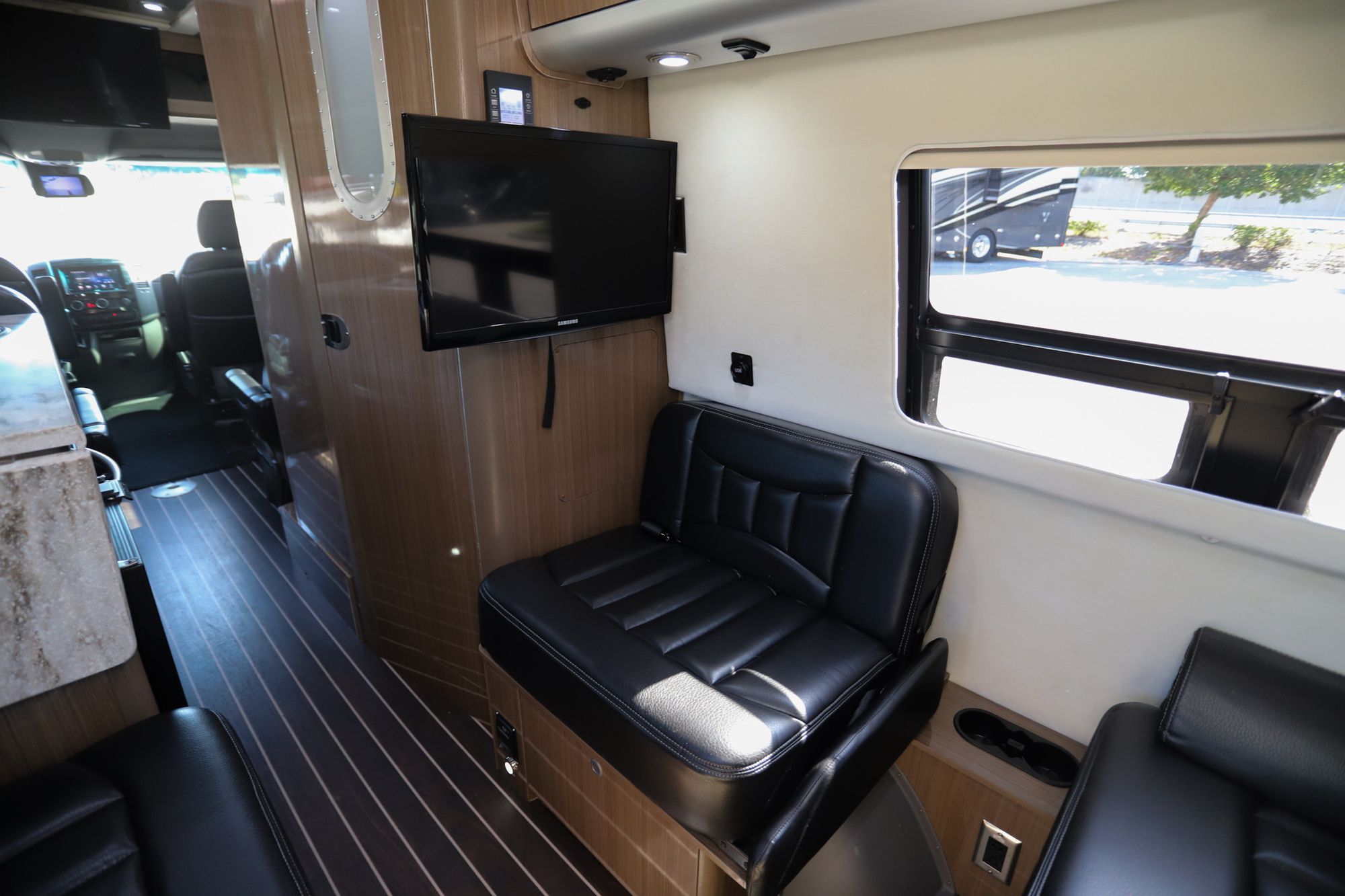 Used 2018 Airstream Interstate EXT LOUNGE Class B  For Sale