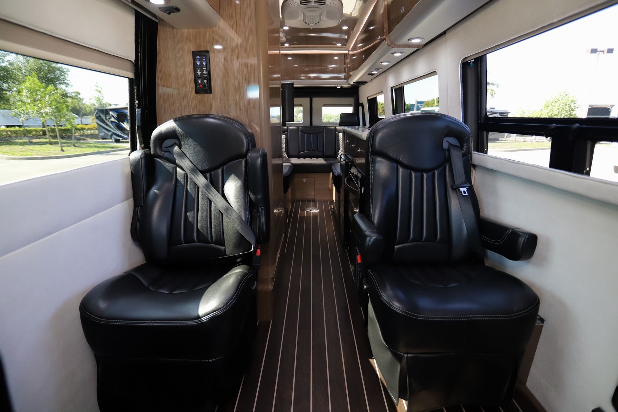 Used 2018 Airstream Interstate EXT LOUNGE Class B  For Sale