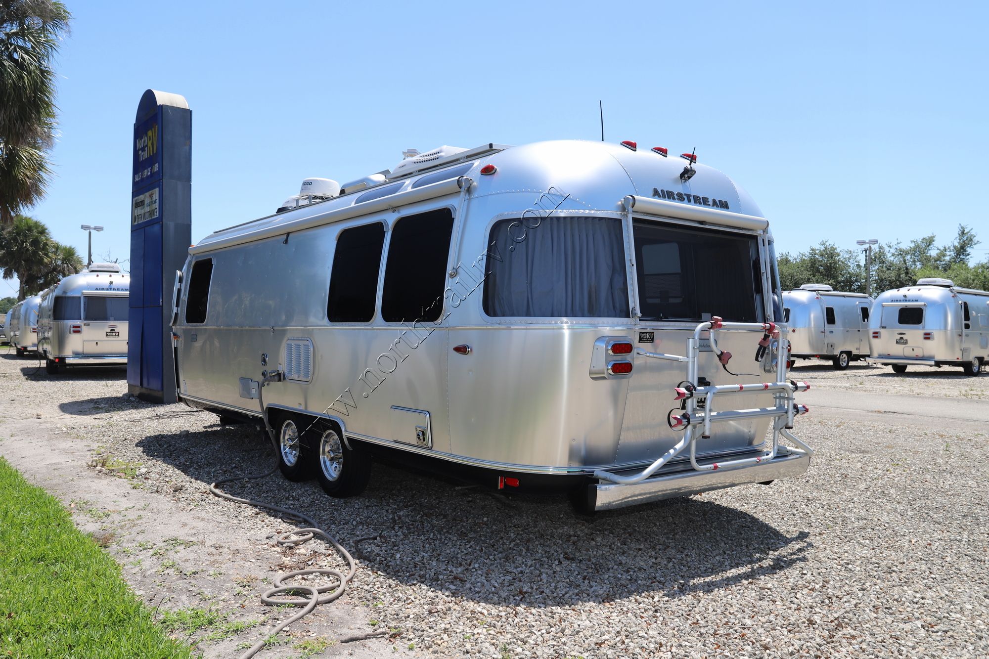 Used 2019 Airstream Globetrotter 27FBQ Travel Trailer  For Sale