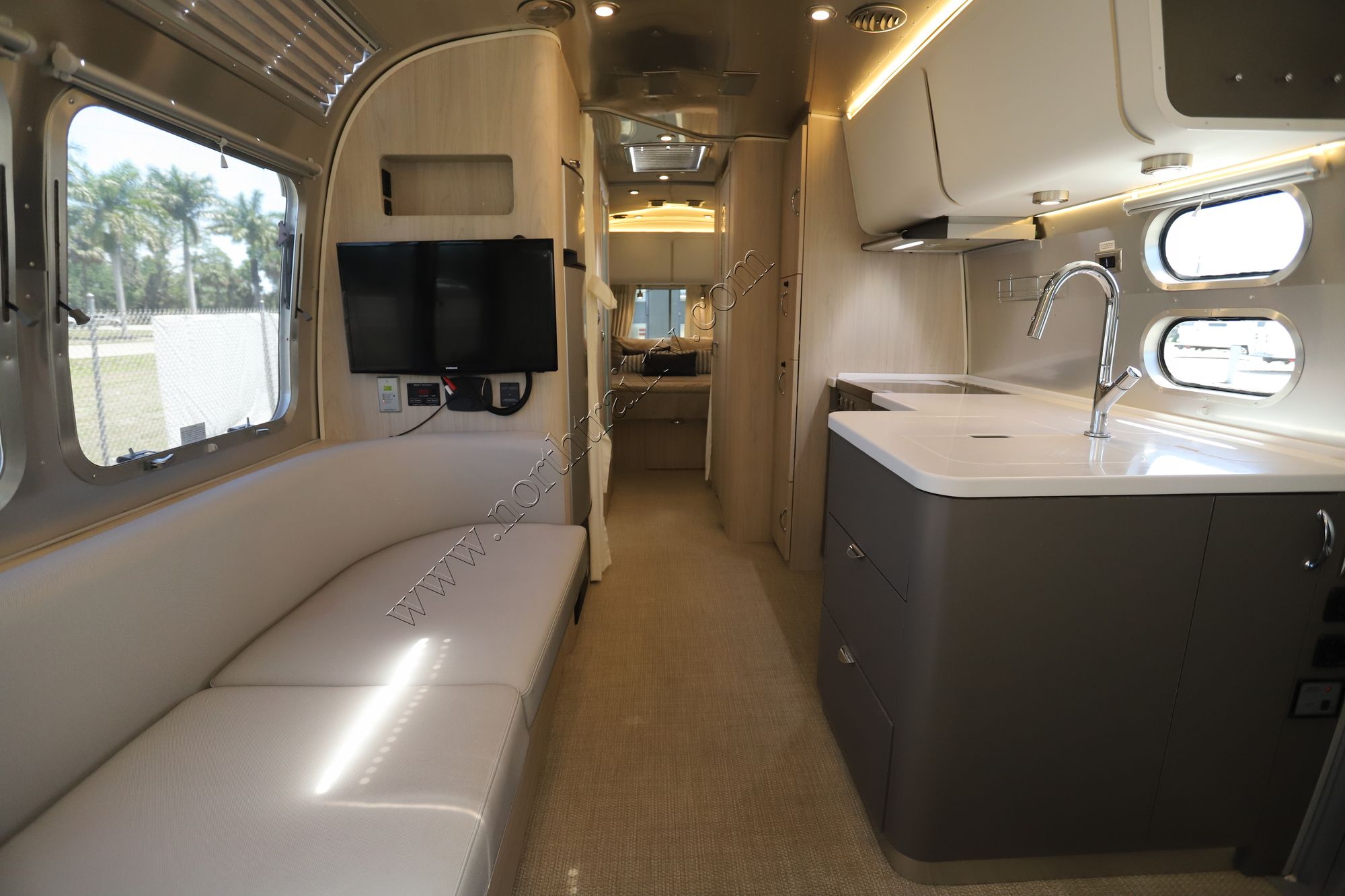 Used 2019 Airstream Globetrotter 27FBQ Travel Trailer  For Sale