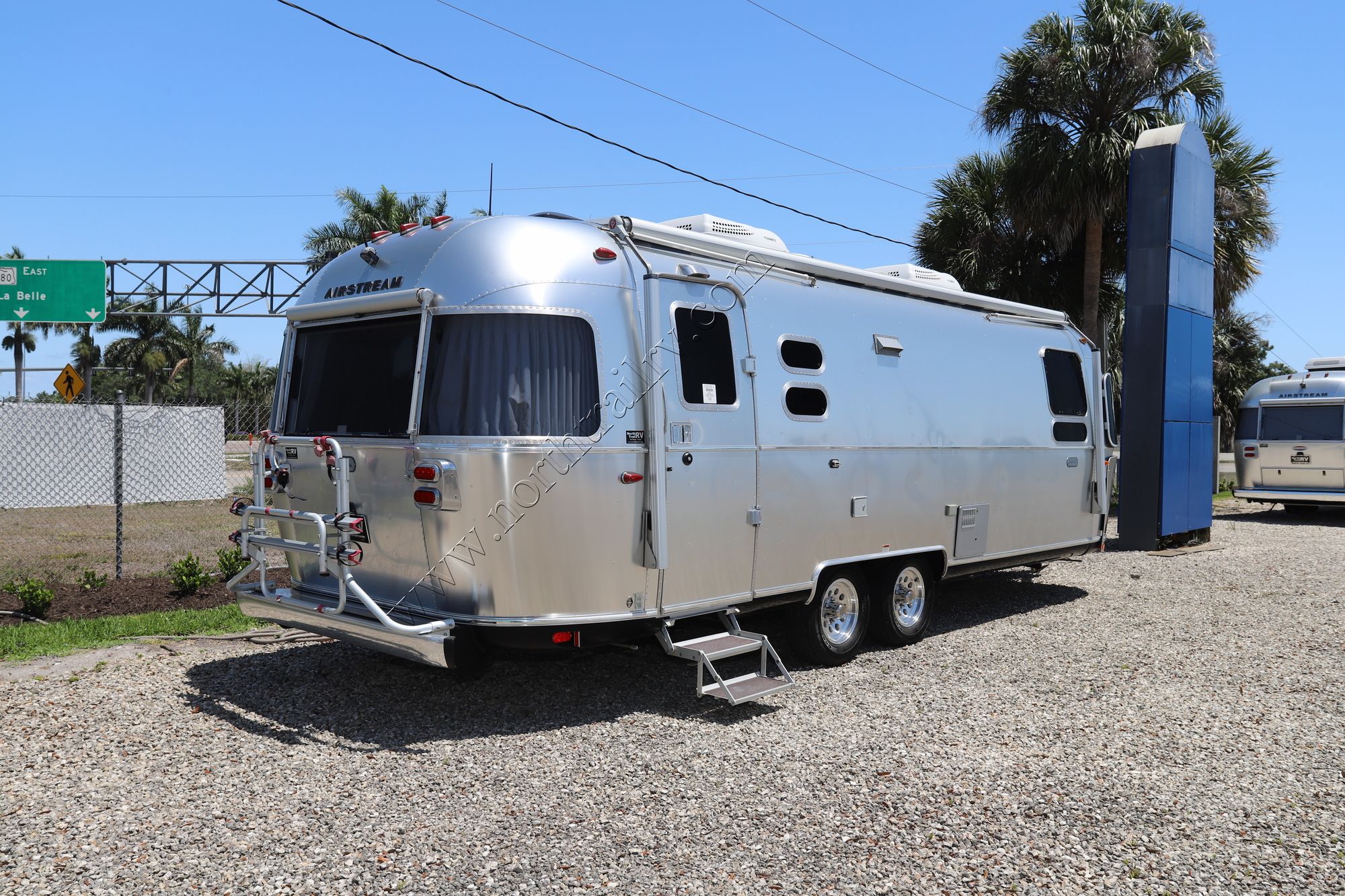 Used 2019 Airstream Globetrotter 27FBQ Travel Trailer  For Sale