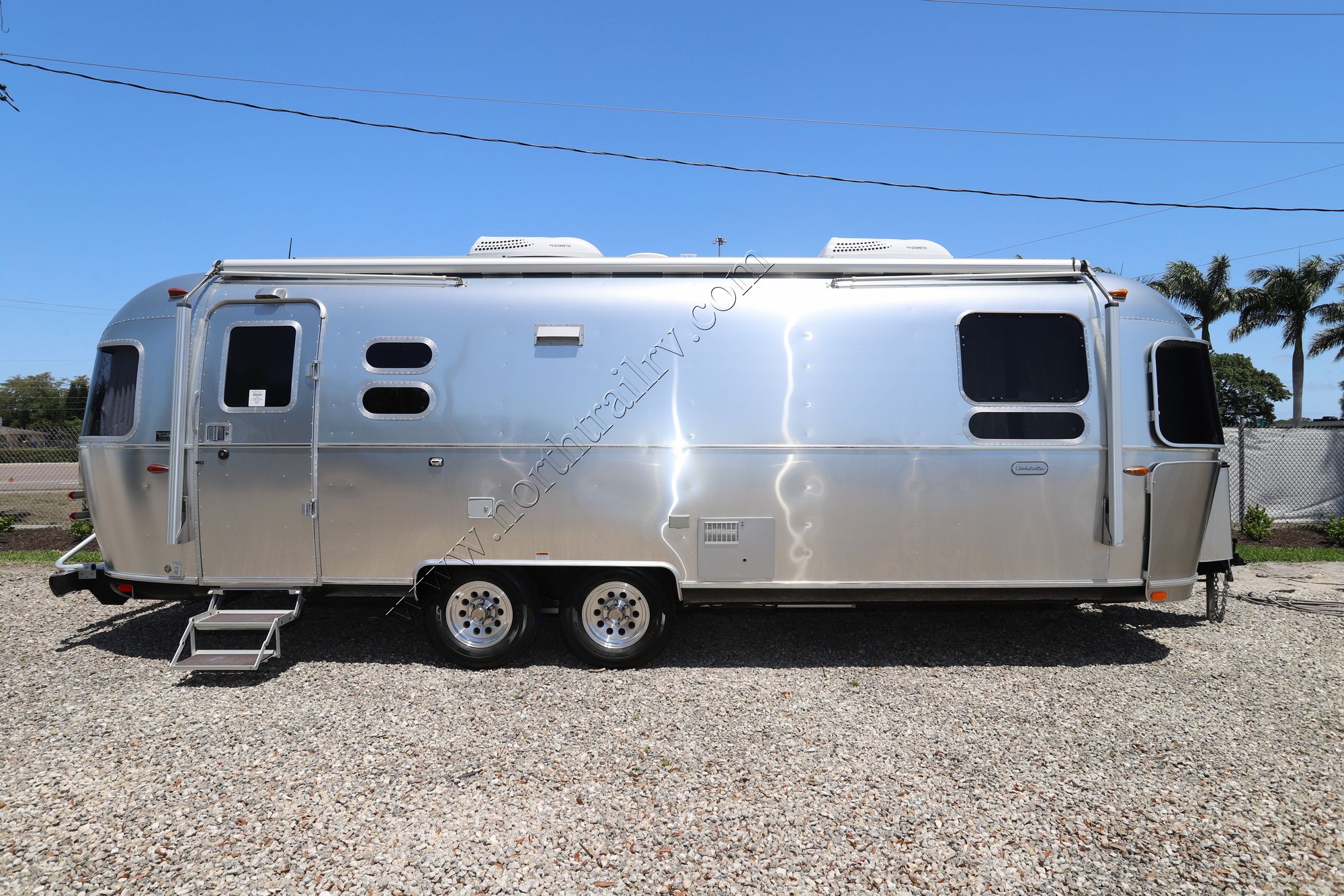 Used 2019 Airstream Globetrotter 27FBQ Travel Trailer  For Sale