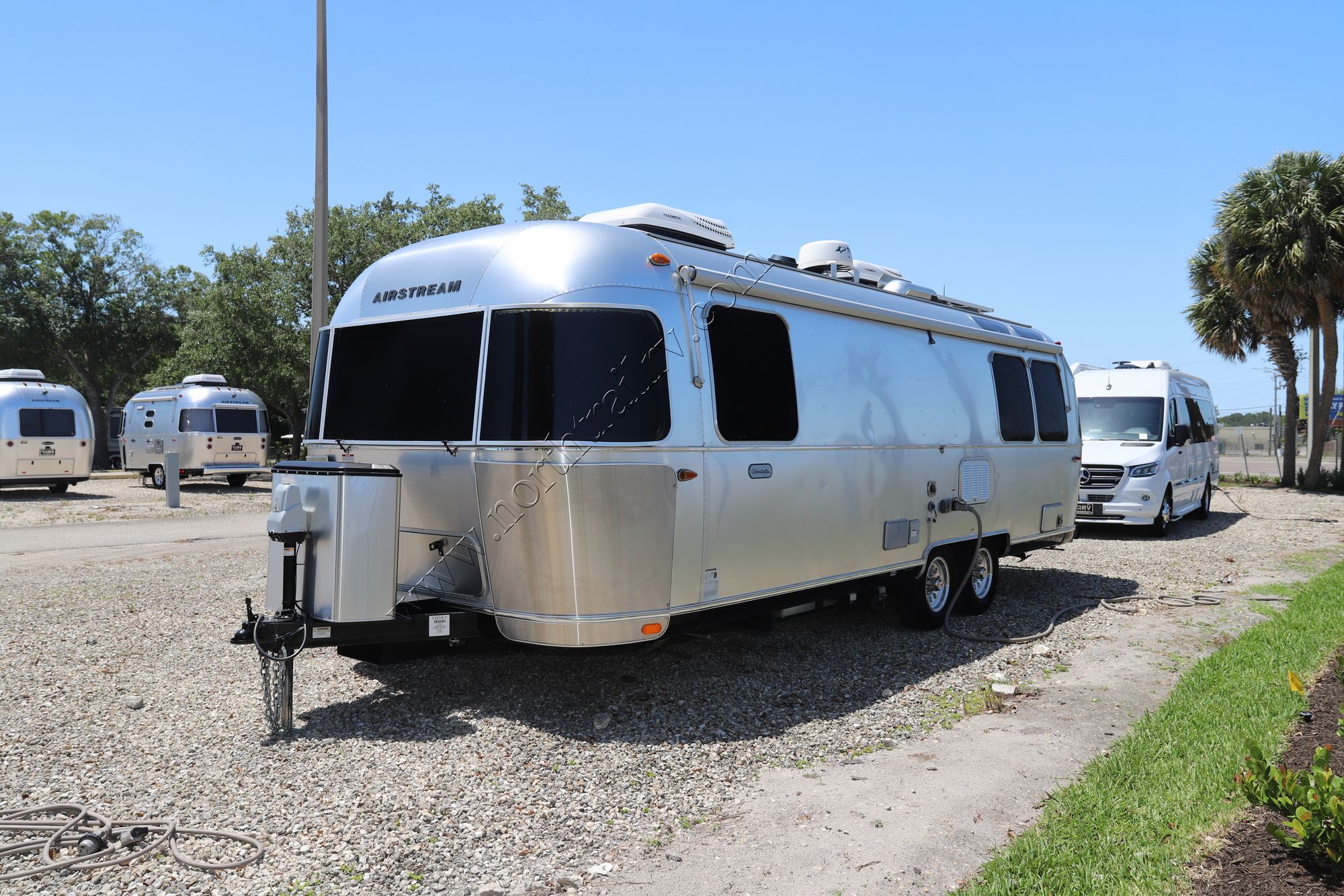 Used 2019 Airstream Globetrotter 27FBQ Travel Trailer  For Sale