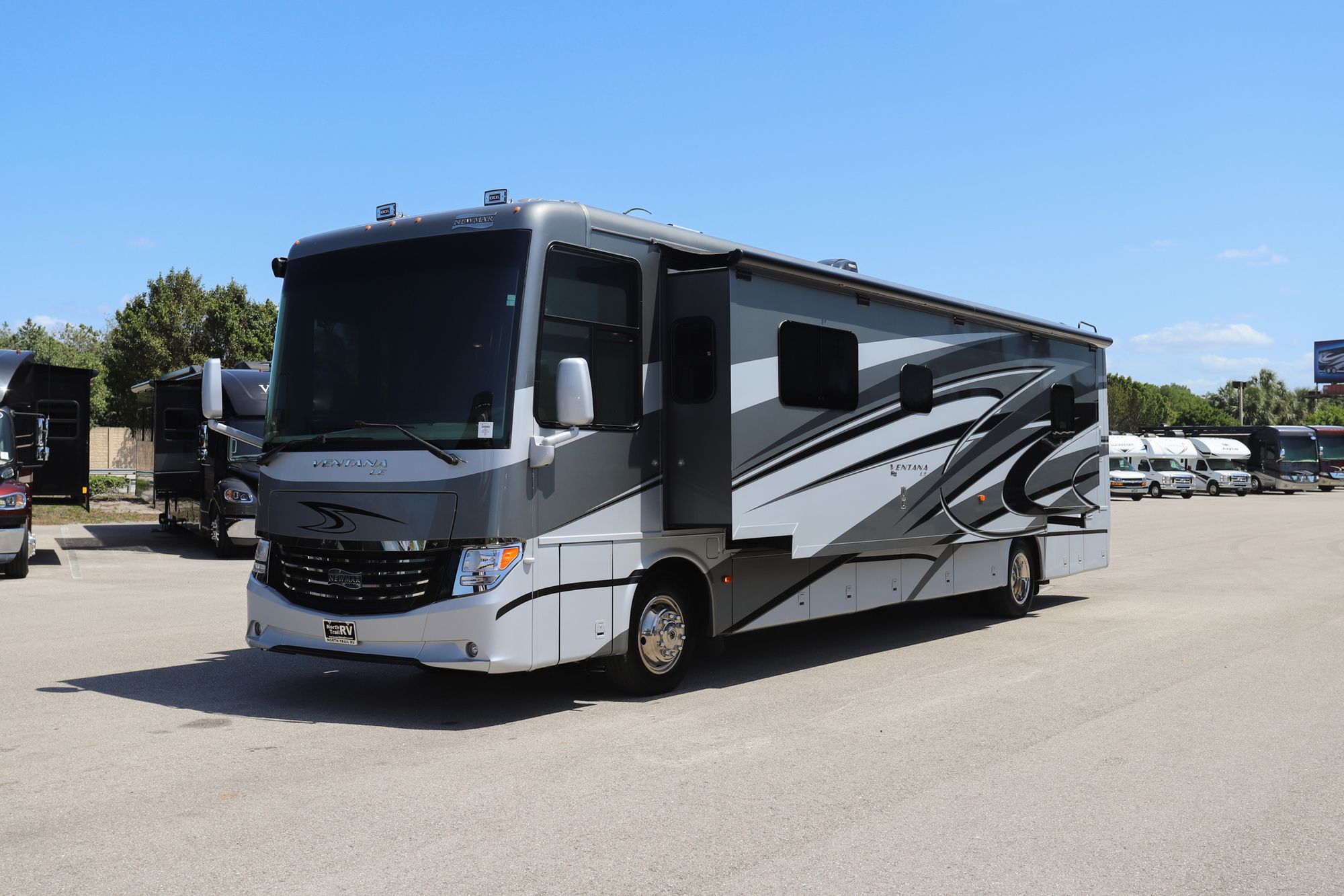 Used 2016 Newmar Ventana Le 4002 Class A  For Sale