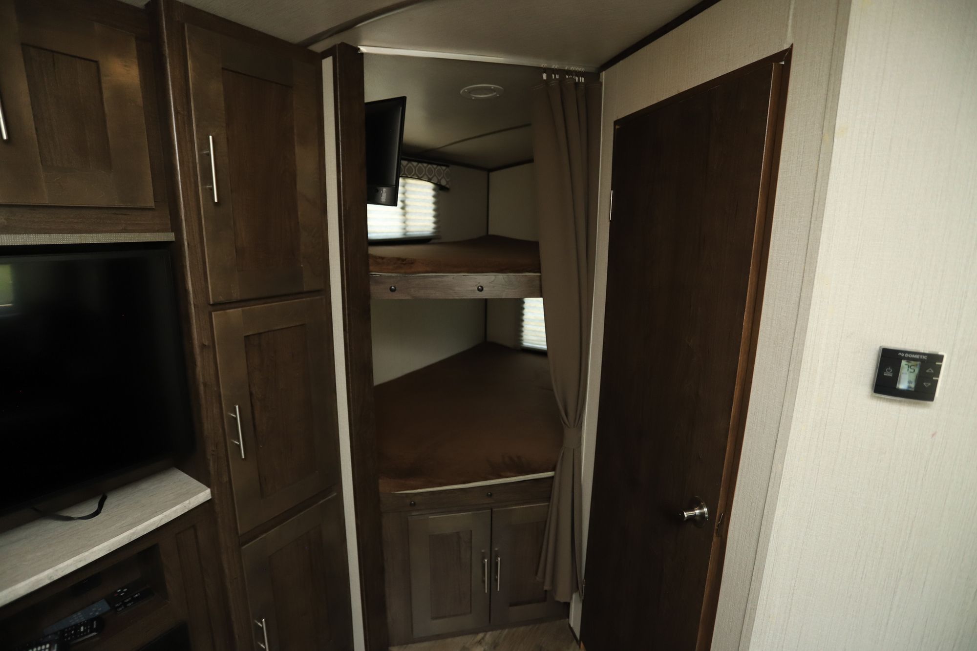 Used 2019 Cruiser Rv Radiance Ultra Lite 26BH Travel Trailer  For Sale