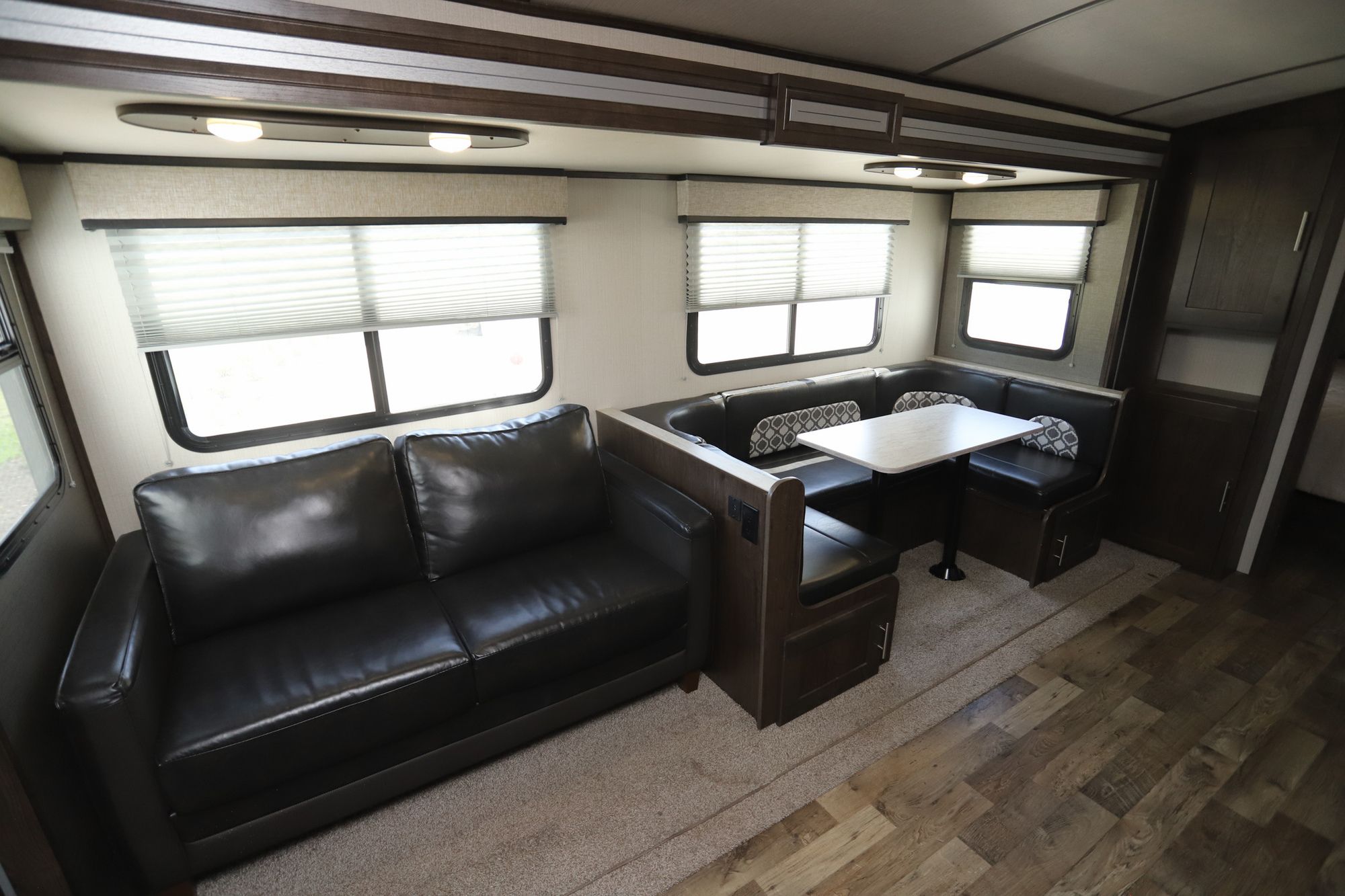 Used 2019 Cruiser Rv Radiance Ultra Lite 26BH Travel Trailer  For Sale