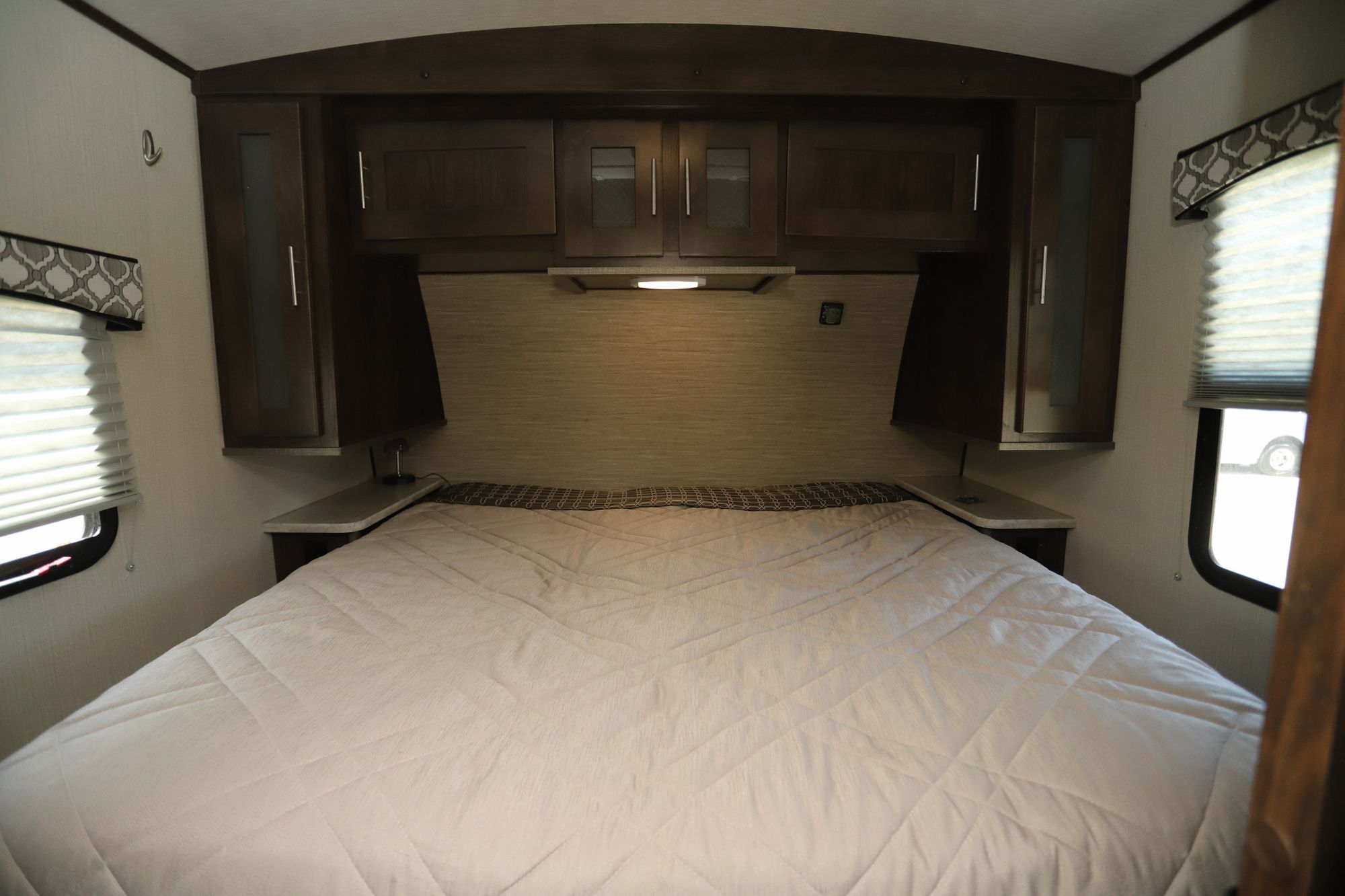 Used 2019 Cruiser Rv Radiance Ultra Lite 26BH Travel Trailer  For Sale