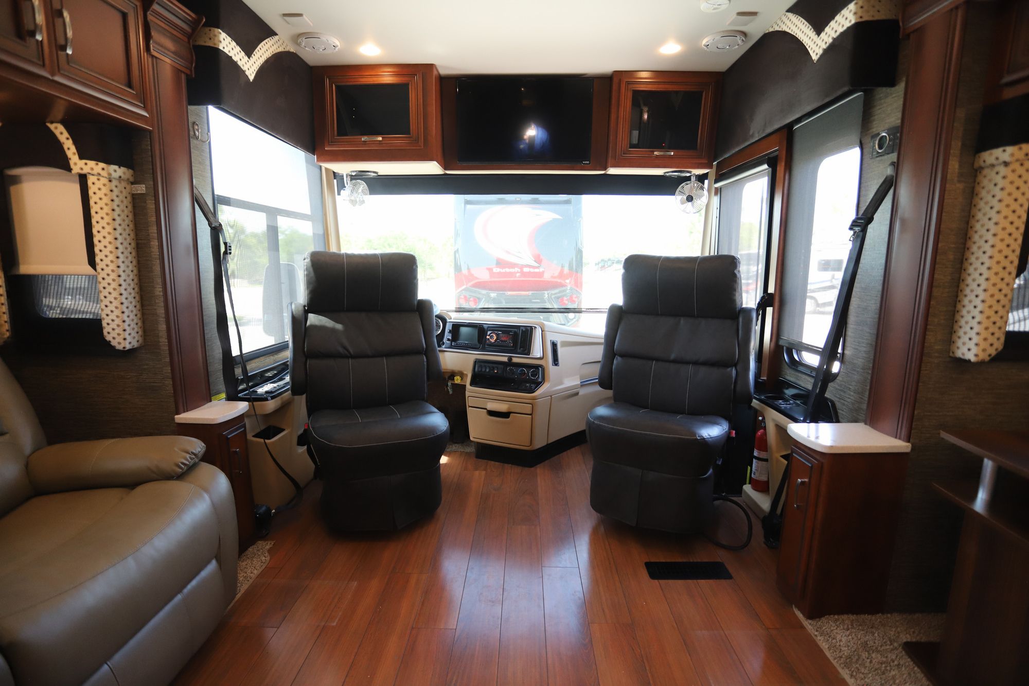 Used 2016 Newmar Ventana Le 4002 Class A  For Sale