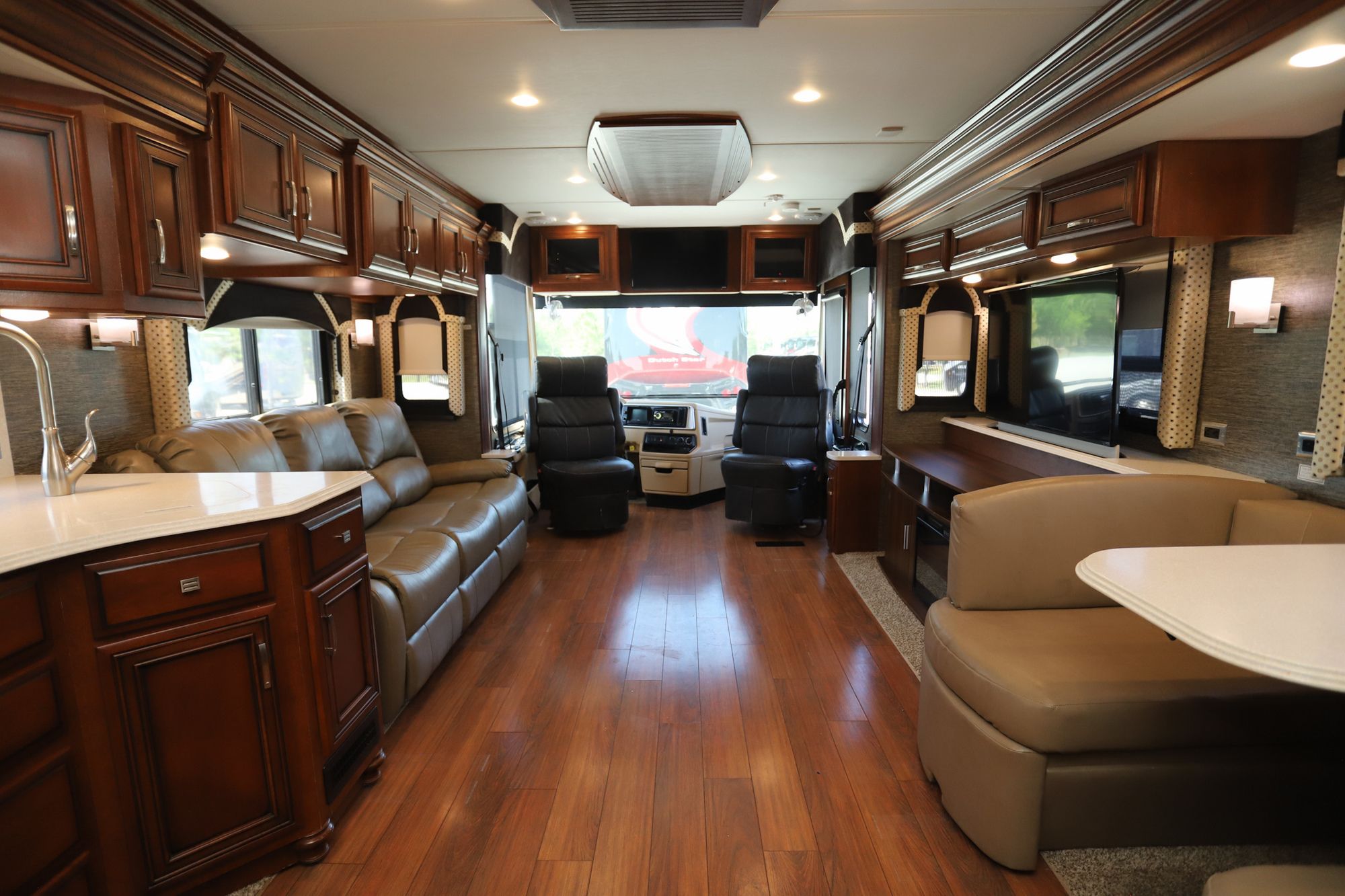 Used 2016 Newmar Ventana Le 4002 Class A  For Sale