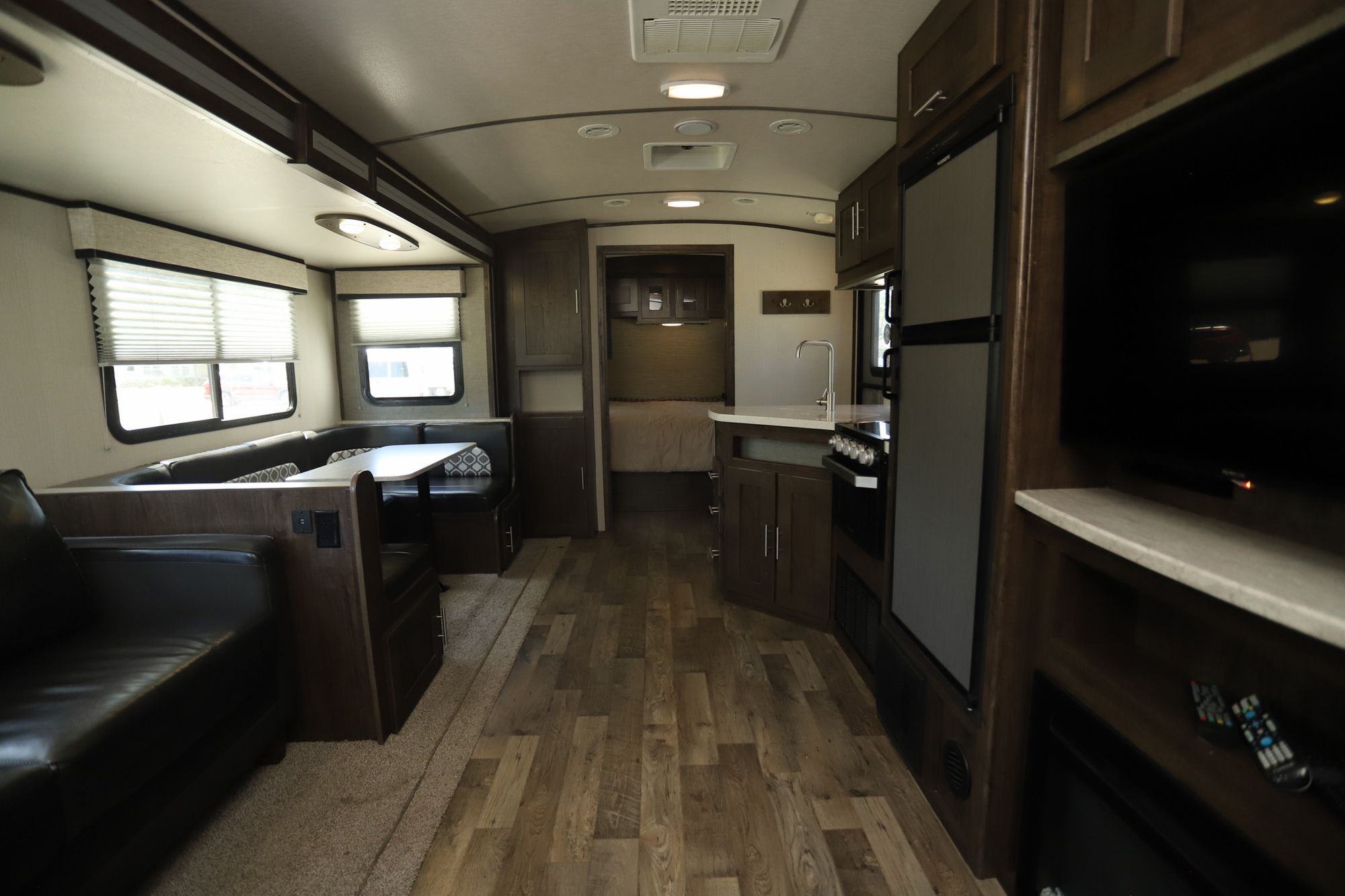 Used 2019 Cruiser Rv Radiance Ultra Lite 26BH Travel Trailer  For Sale