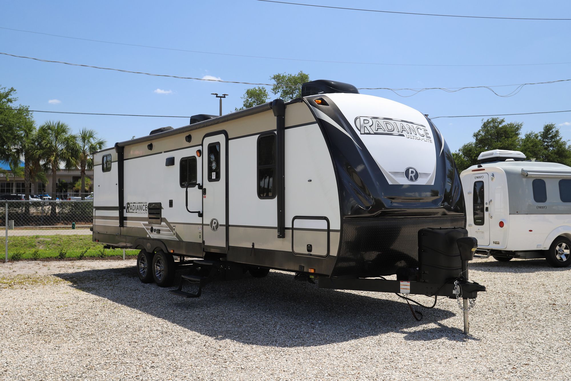 Used 2019 Cruiser Rv Radiance Ultra Lite 26BH Travel Trailer  For Sale