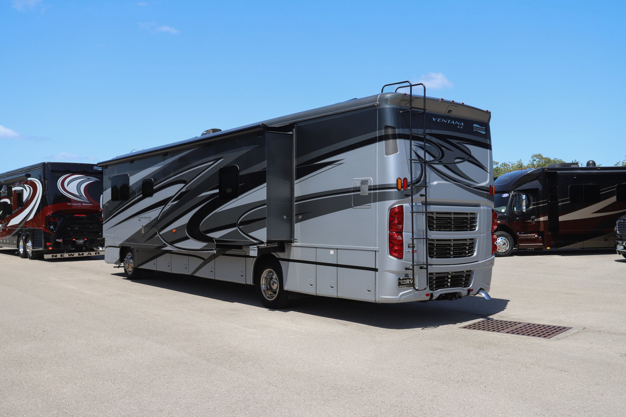 Used 2016 Newmar Ventana Le 4002 Class A  For Sale