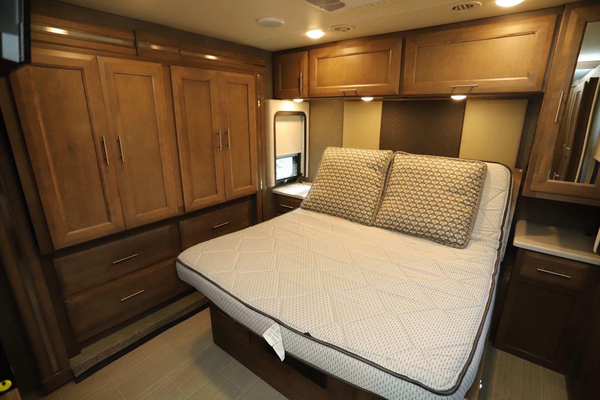 Used 2021 Thor Palazzo 33.5 Class A  For Sale