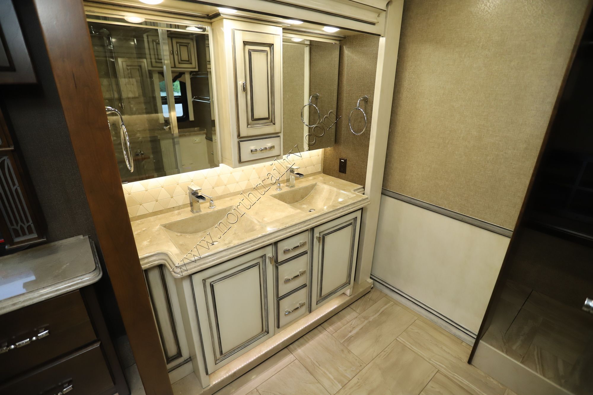 Used 2017 Tiffin Motor Homes Allegro Bus 45OPP Class A  For Sale