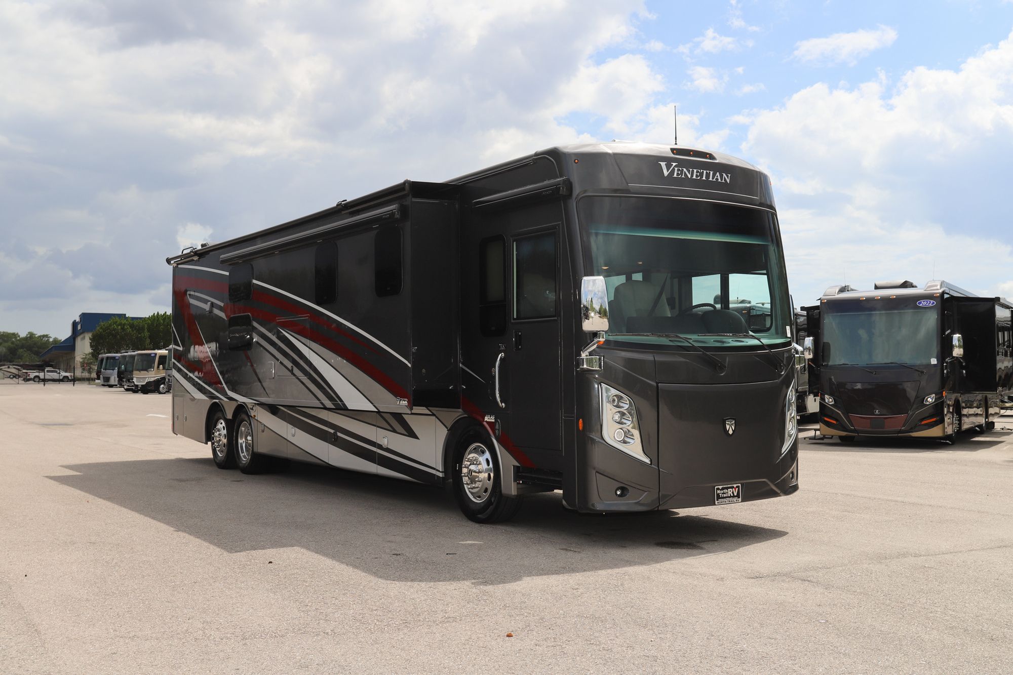 New 2023 Thor Venetian B42 Class A  For Sale