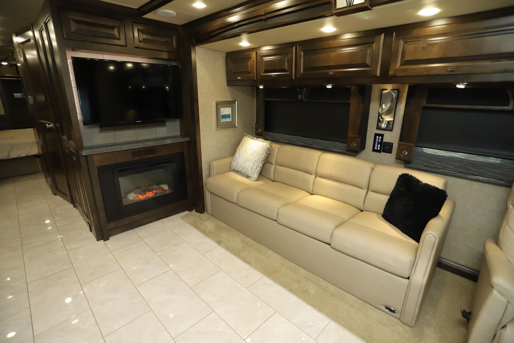 Used 2017 Tiffin Motor Homes Phaeton 40AH Class A  For Sale