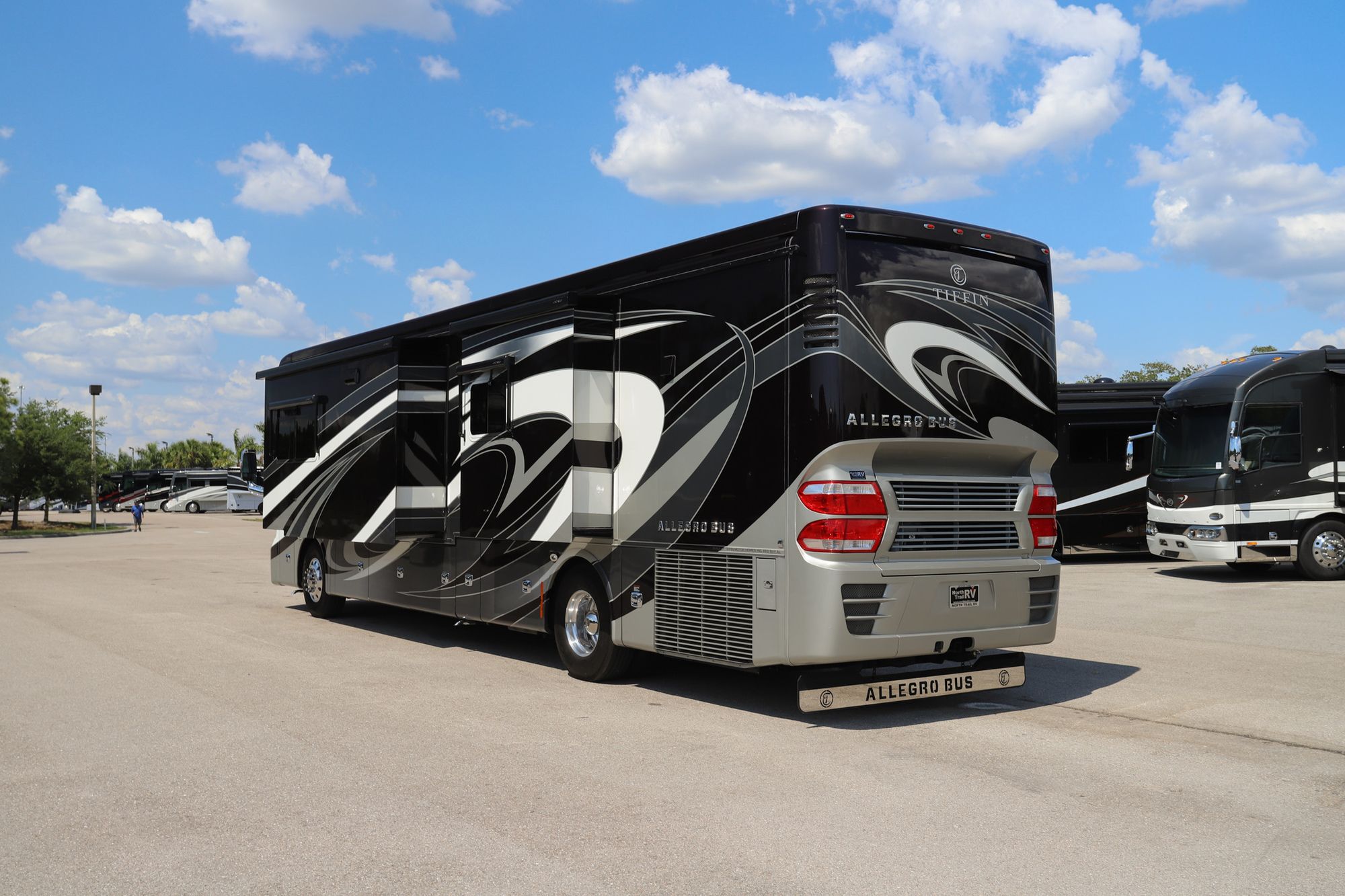 Used 2018 Tiffin Motor Homes Allegro Bus 40SP Class A  For Sale