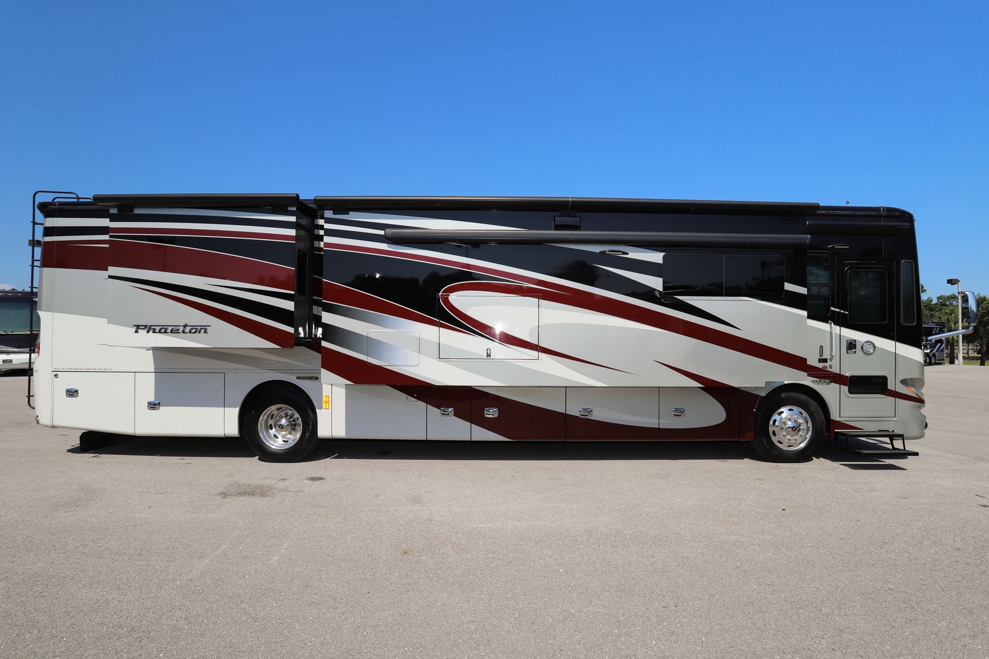 Used 2017 Tiffin Motor Homes Phaeton 40AH Class A  For Sale