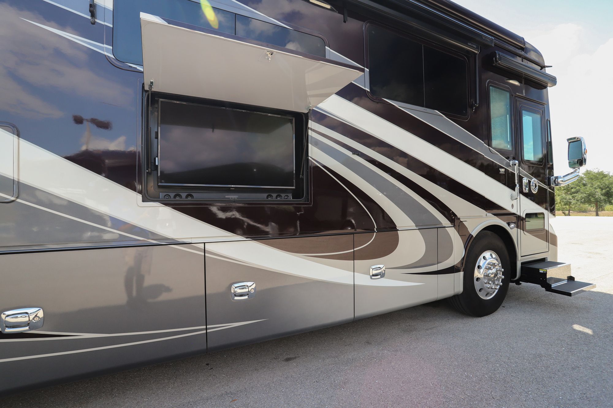 Used 2018 Tiffin Motor Homes Allegro Bus 40SP Class A  For Sale