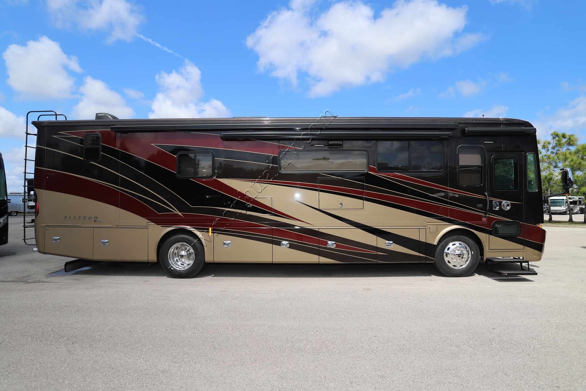 Used 2021 Tiffin Motor Homes Allegro Red 37BA Class A  For Sale