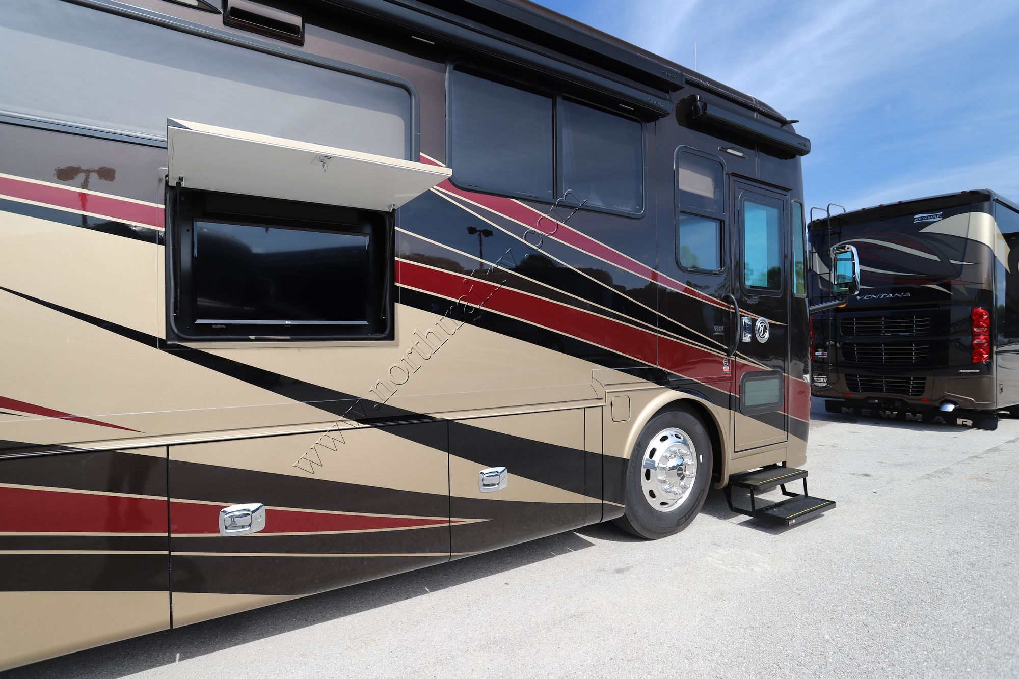 Used 2021 Tiffin Motor Homes Allegro Red 37BA Class A  For Sale