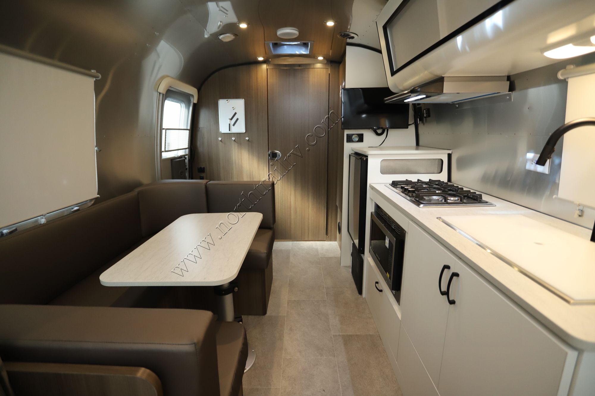 New 2022 Airstream Caravel 22FB Travel Trailer  For Sale