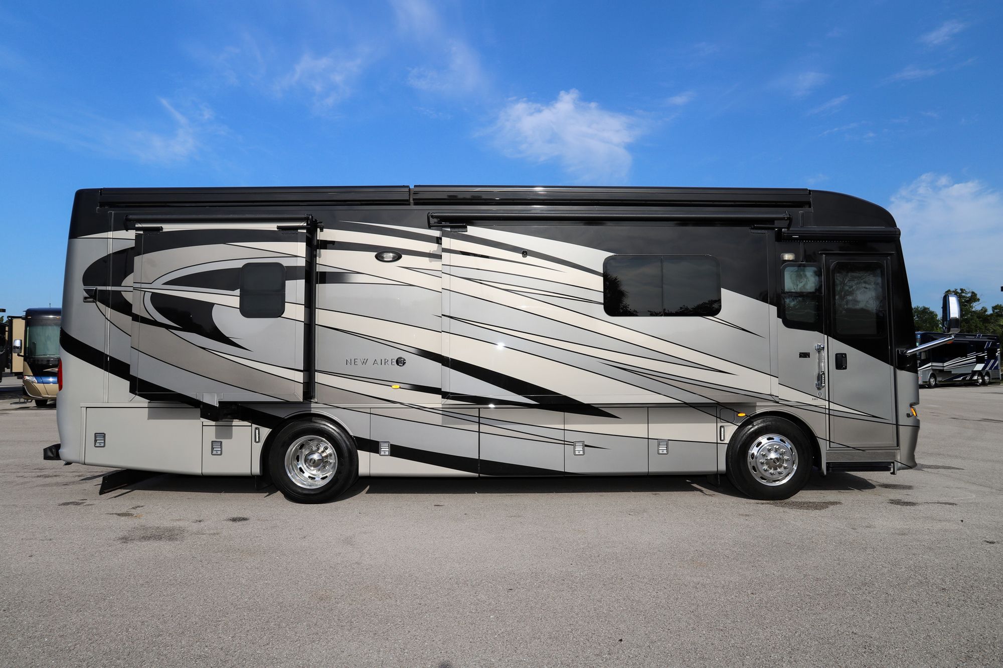 Used 2018 Newmar New Aire 3341 Class A  For Sale