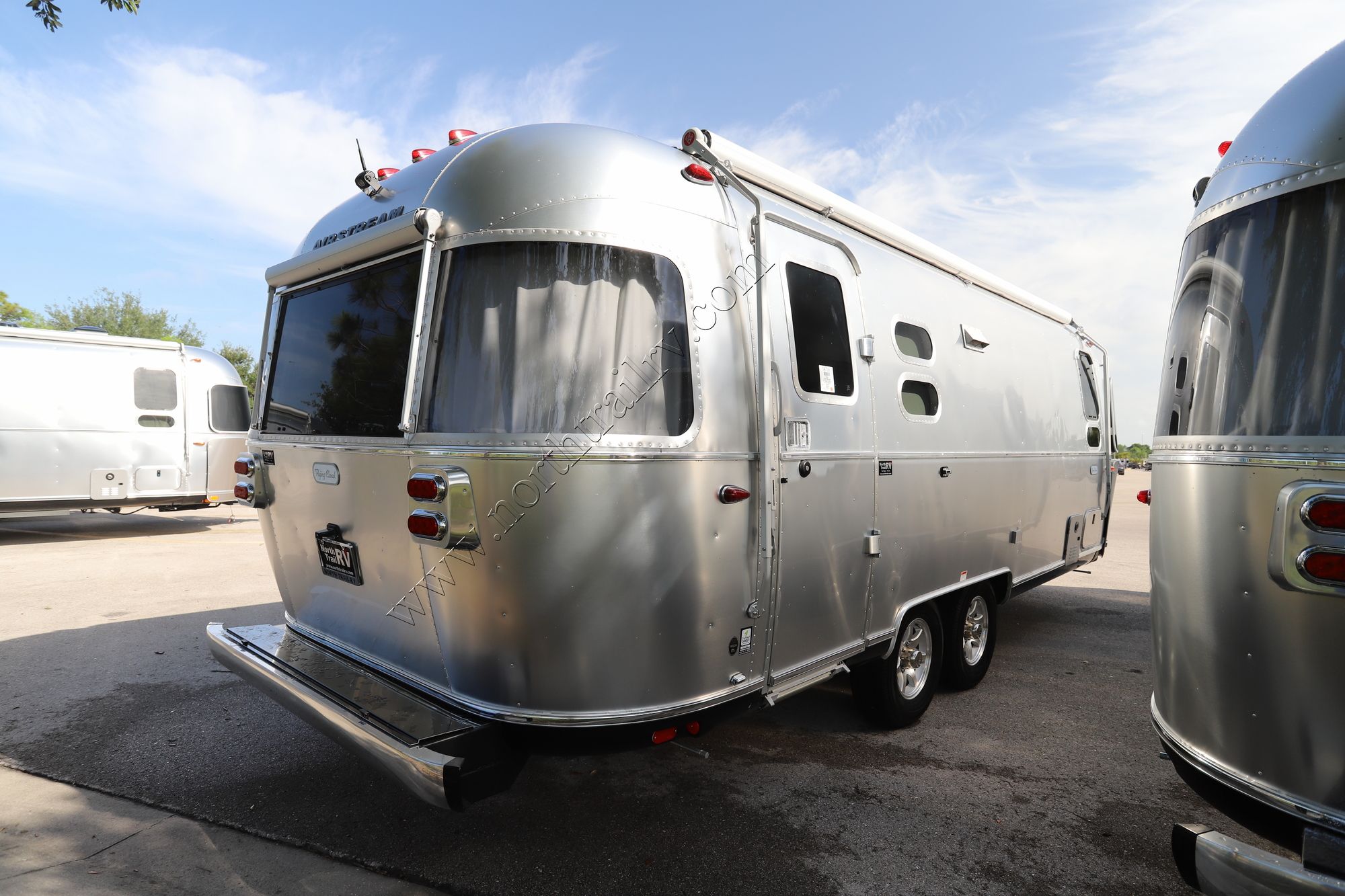 New 2022 Airstream Flying Cloud 25FBT Travel Trailer  For Sale