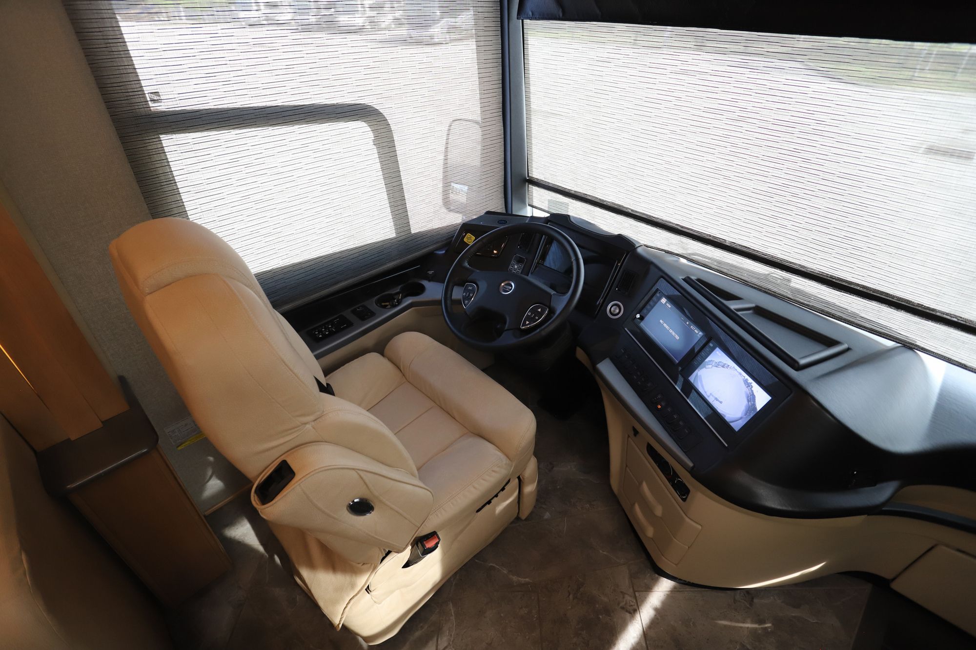 Used 2018 Newmar New Aire 3341 Class A  For Sale