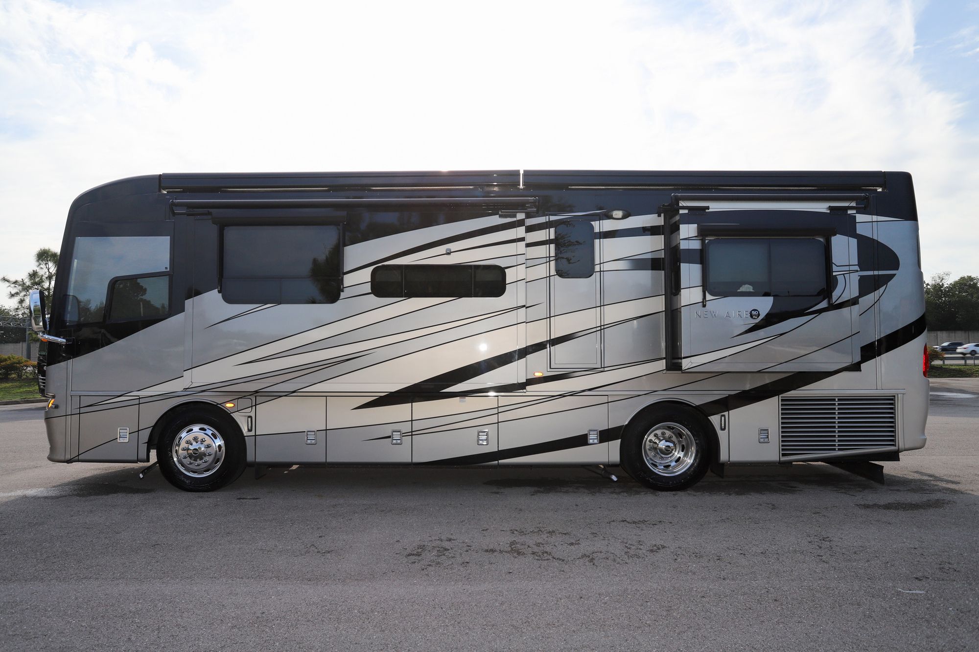 Used 2018 Newmar New Aire 3341 Class A  For Sale