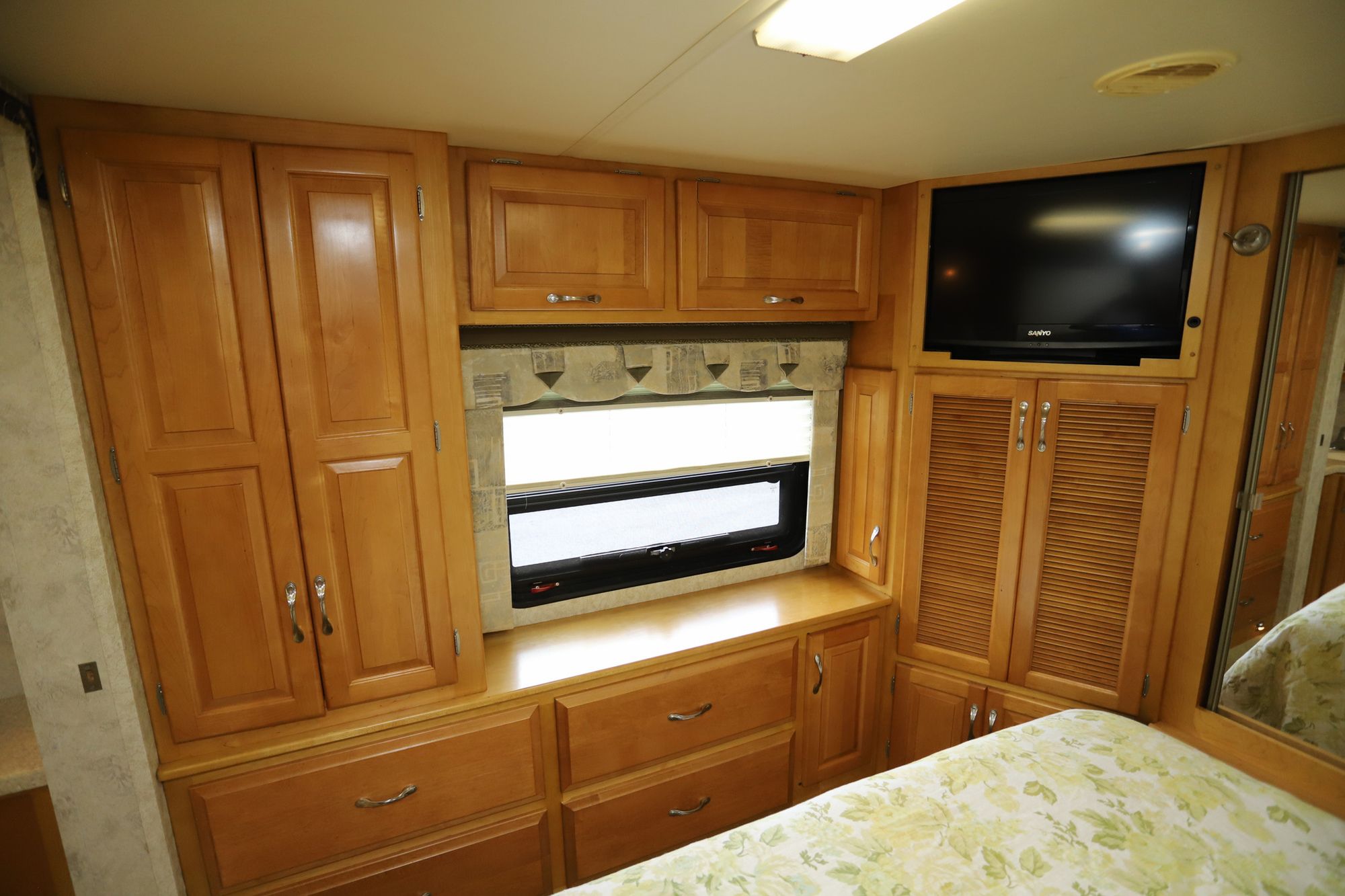 Used 2003 Newmar Dutch Star 4004 Class A  For Sale