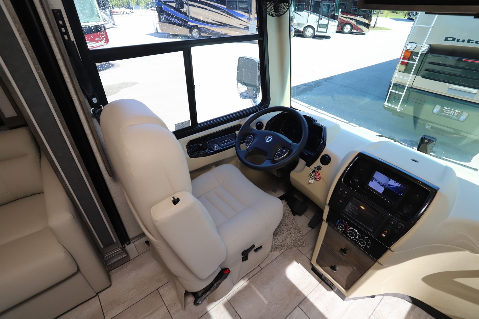 New 2022 Tiffin Motor Homes Breeze 33BR Class A  For Sale