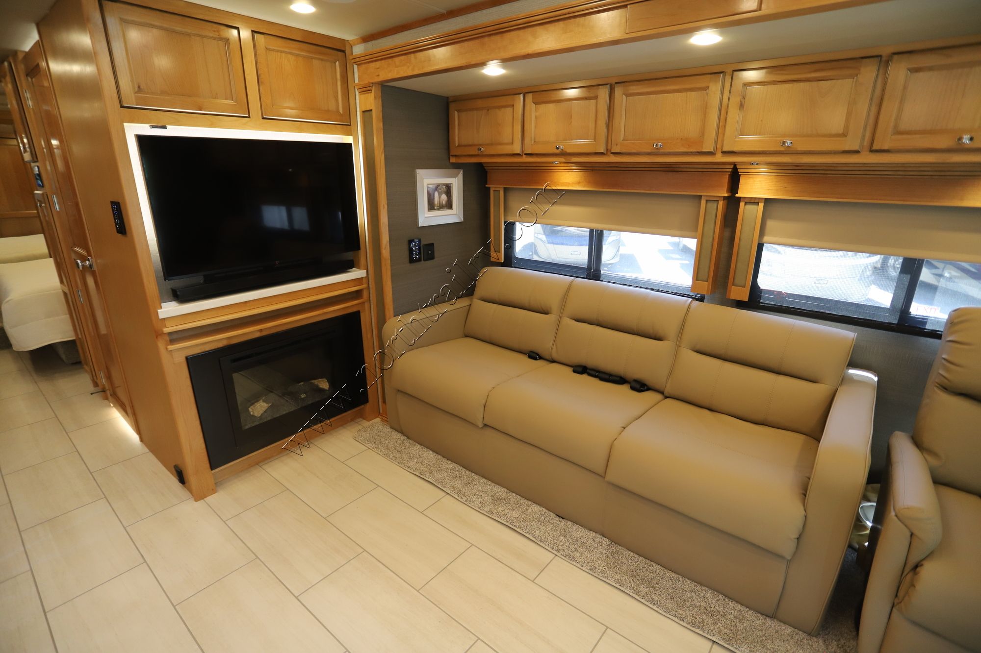 New 2022 Tiffin Motor Homes Allegro Red 33AA Class A  For Sale