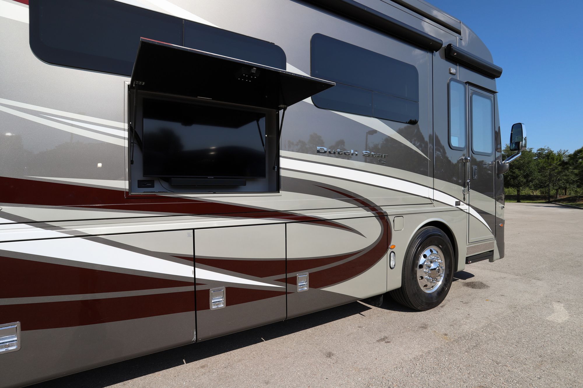 Used 2022 Newmar Dutch Star 4369 Class A  For Sale