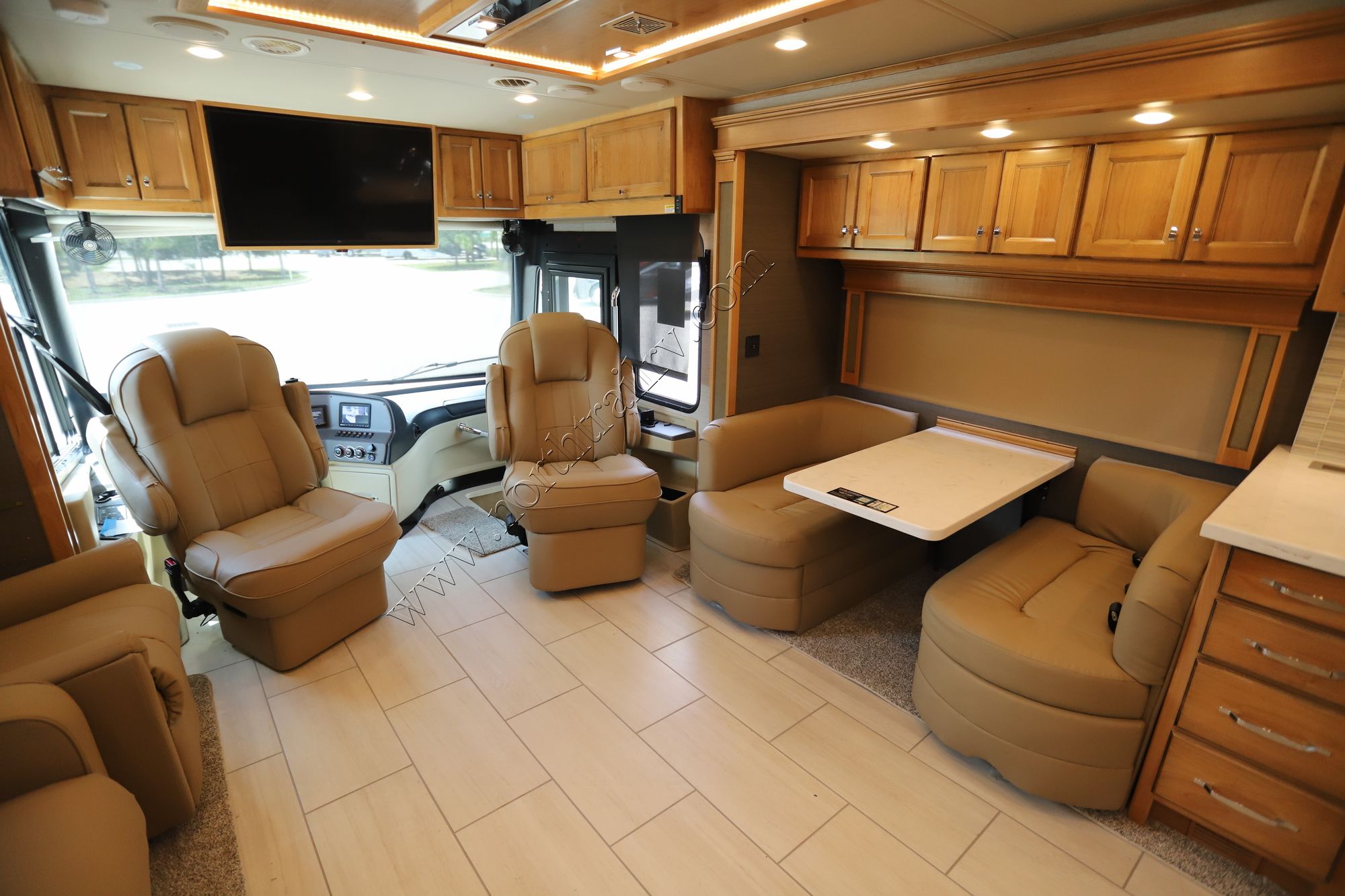 New 2022 Tiffin Motor Homes Allegro Red 33AA Class A  For Sale