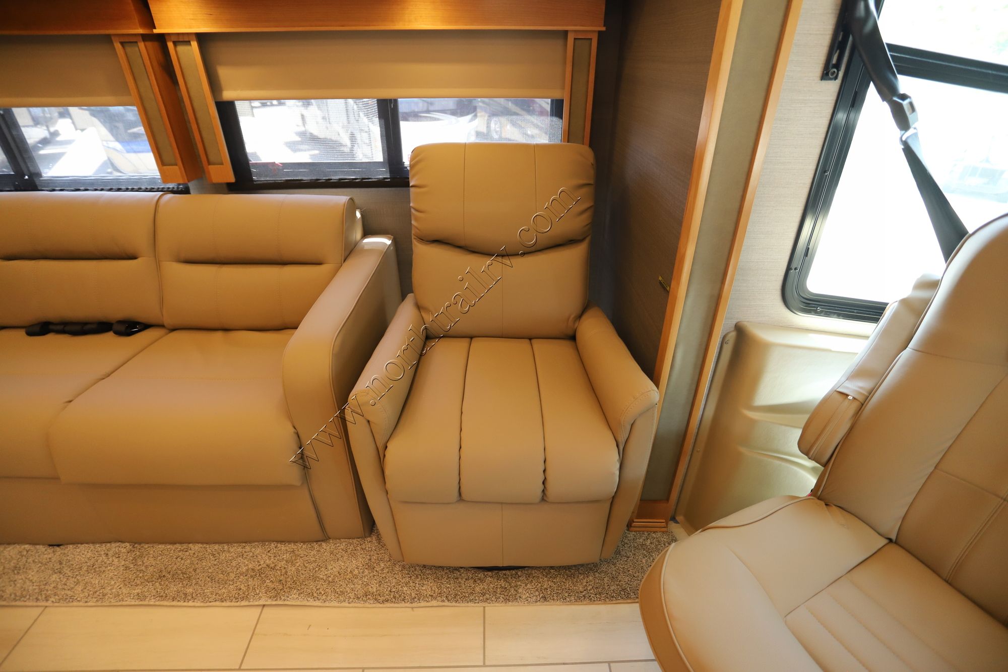 New 2022 Tiffin Motor Homes Allegro Red 33AA Class A  For Sale