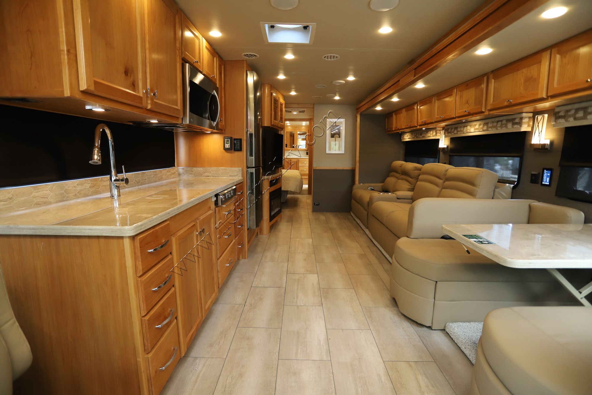 New 2022 Tiffin Motor Homes Allegro Red 38LL Class A  For Sale