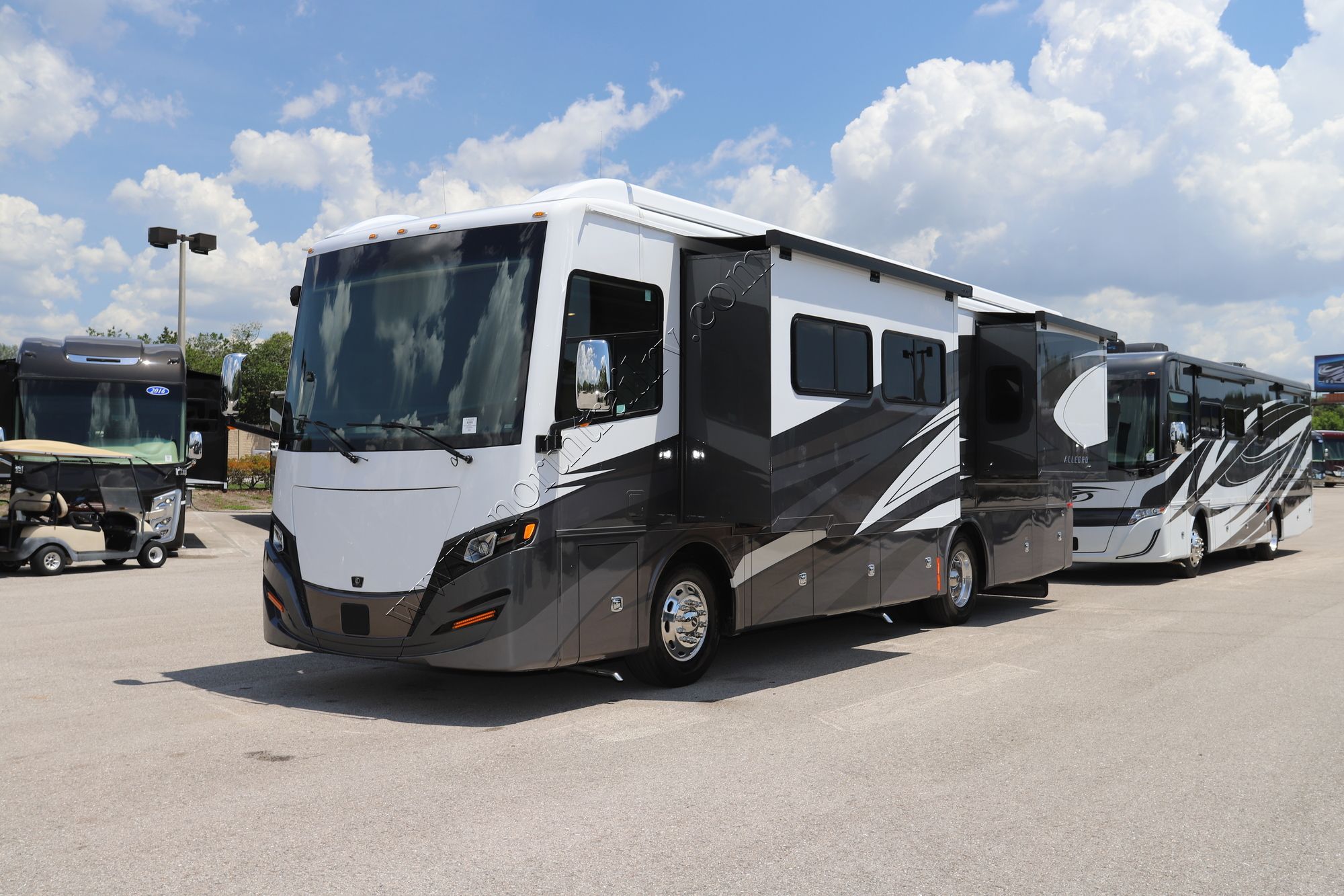 New 2022 Tiffin Motor Homes Allegro Red 33AA Class A  For Sale