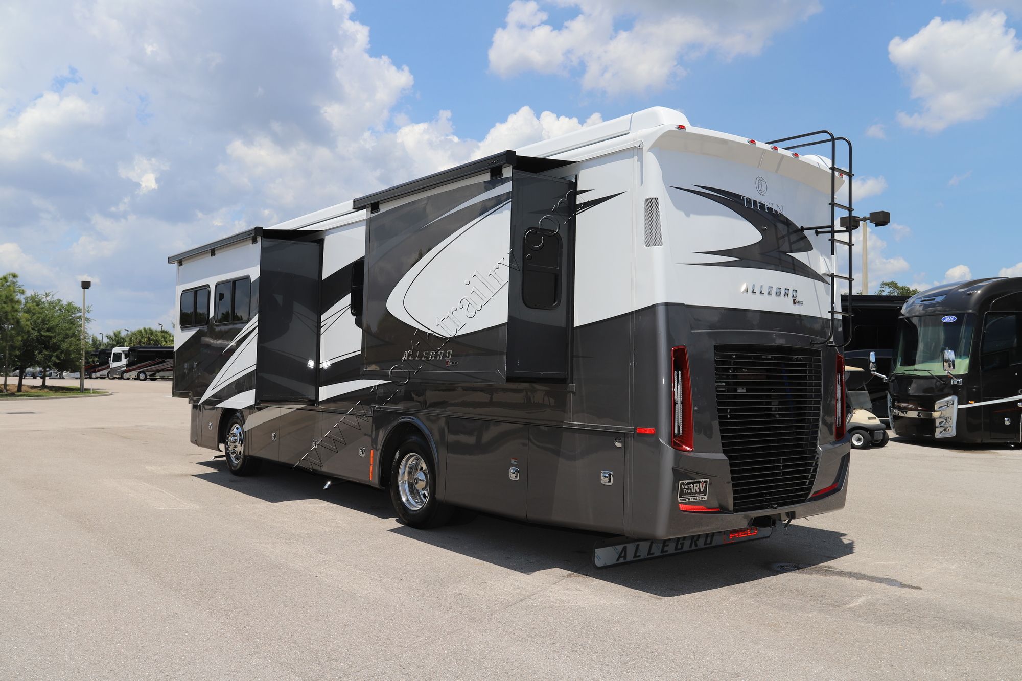 New 2022 Tiffin Motor Homes Allegro Red 33AA Class A  For Sale