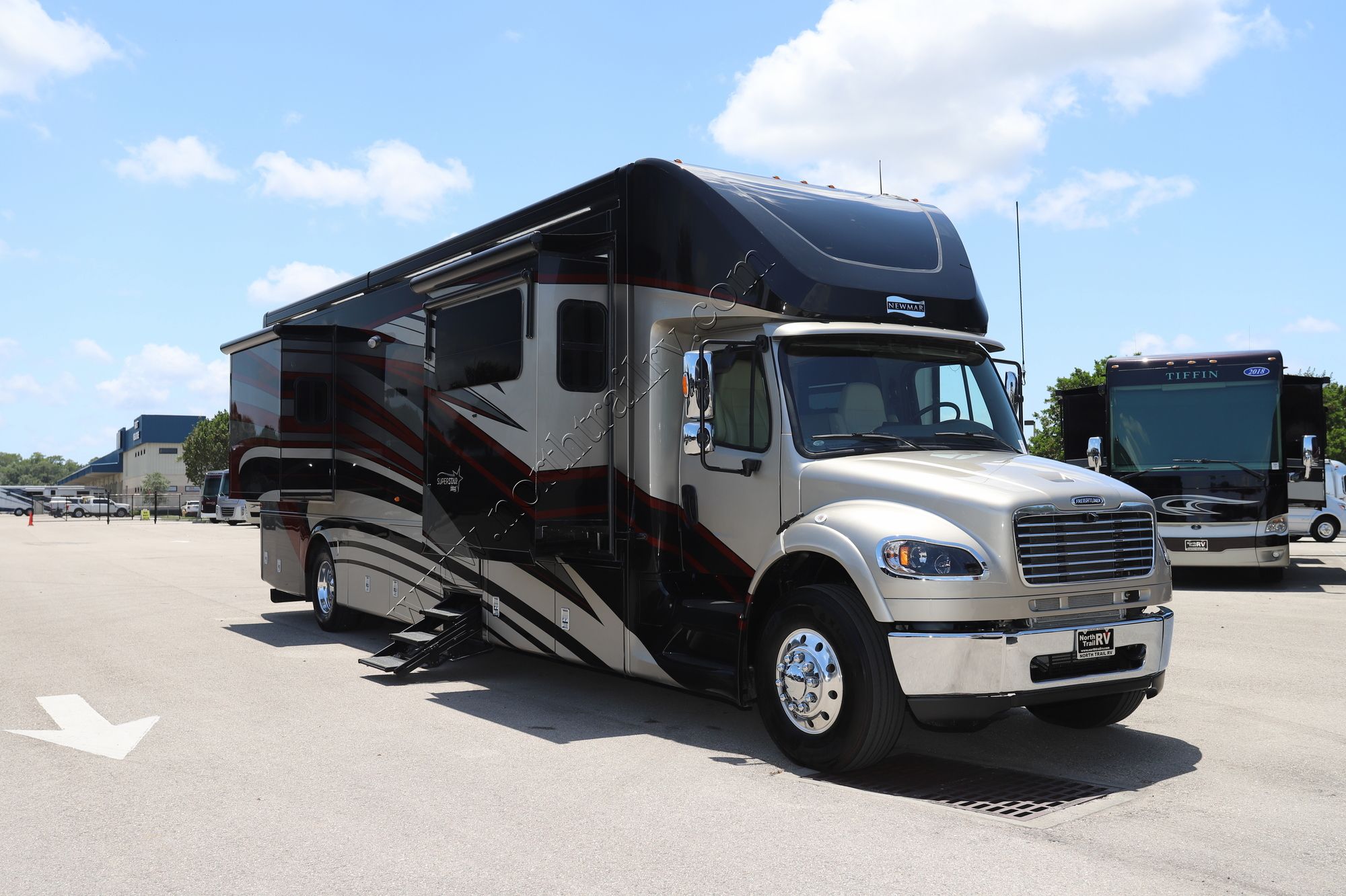 New 2022 Newmar Super Star 4065 Super C  For Sale