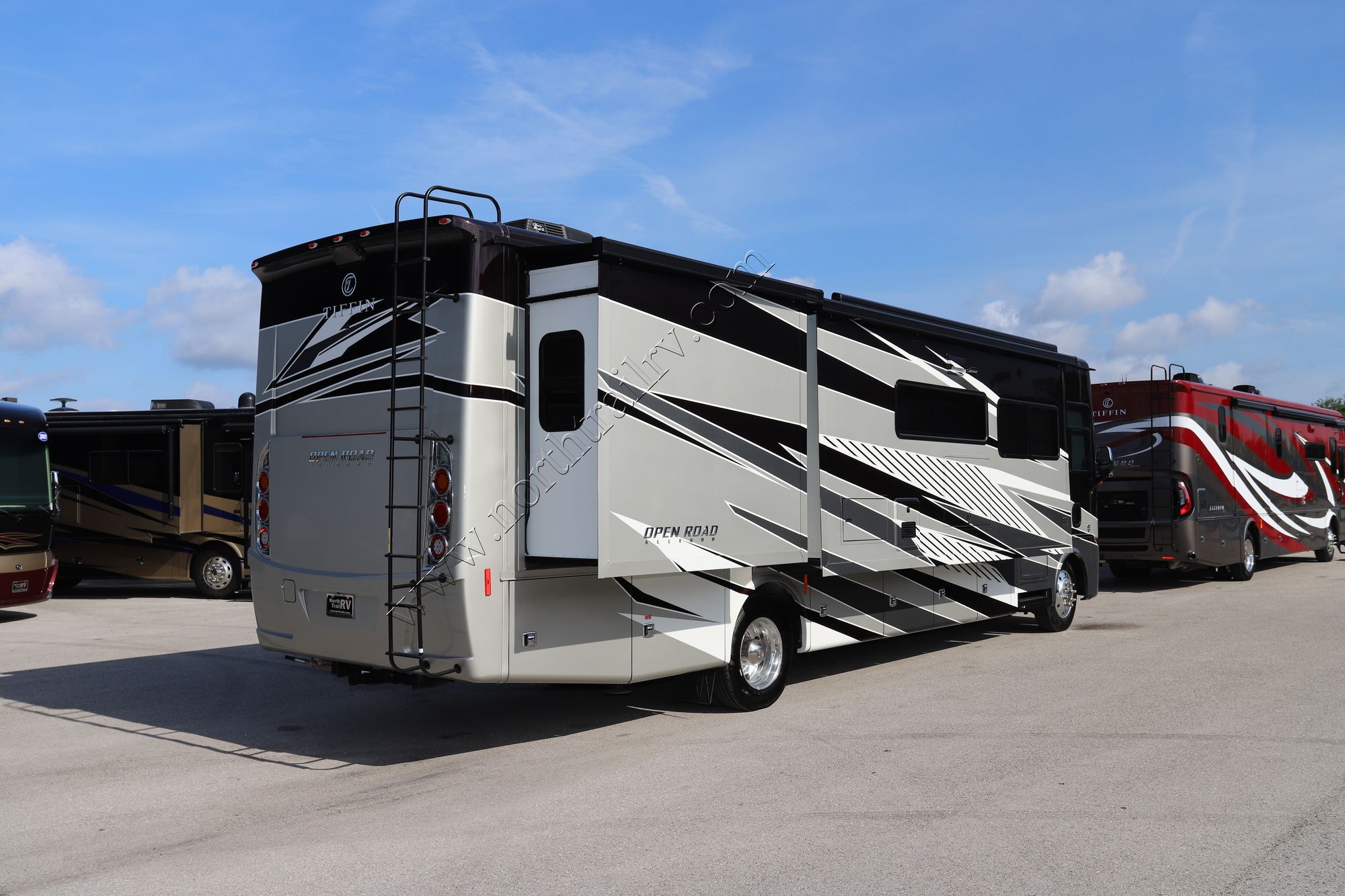 New 2022 Tiffin Motor Homes Allegro 34PA Class A  For Sale