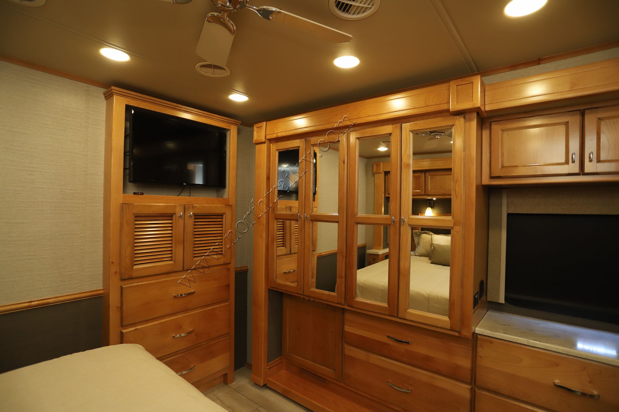 New 2022 Tiffin Motor Homes Allegro 34PA Class A  For Sale