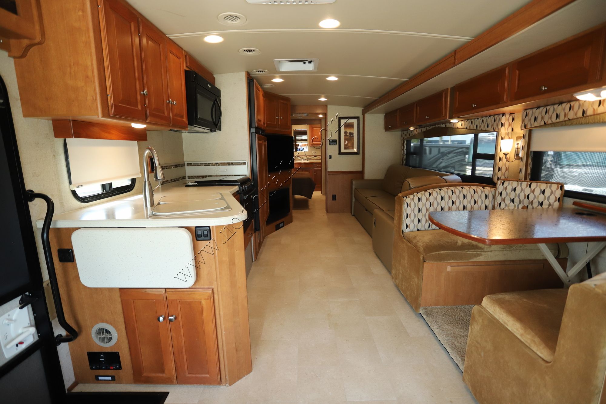 Used 2016 Winnebago Vista Lx 35F Class A  For Sale