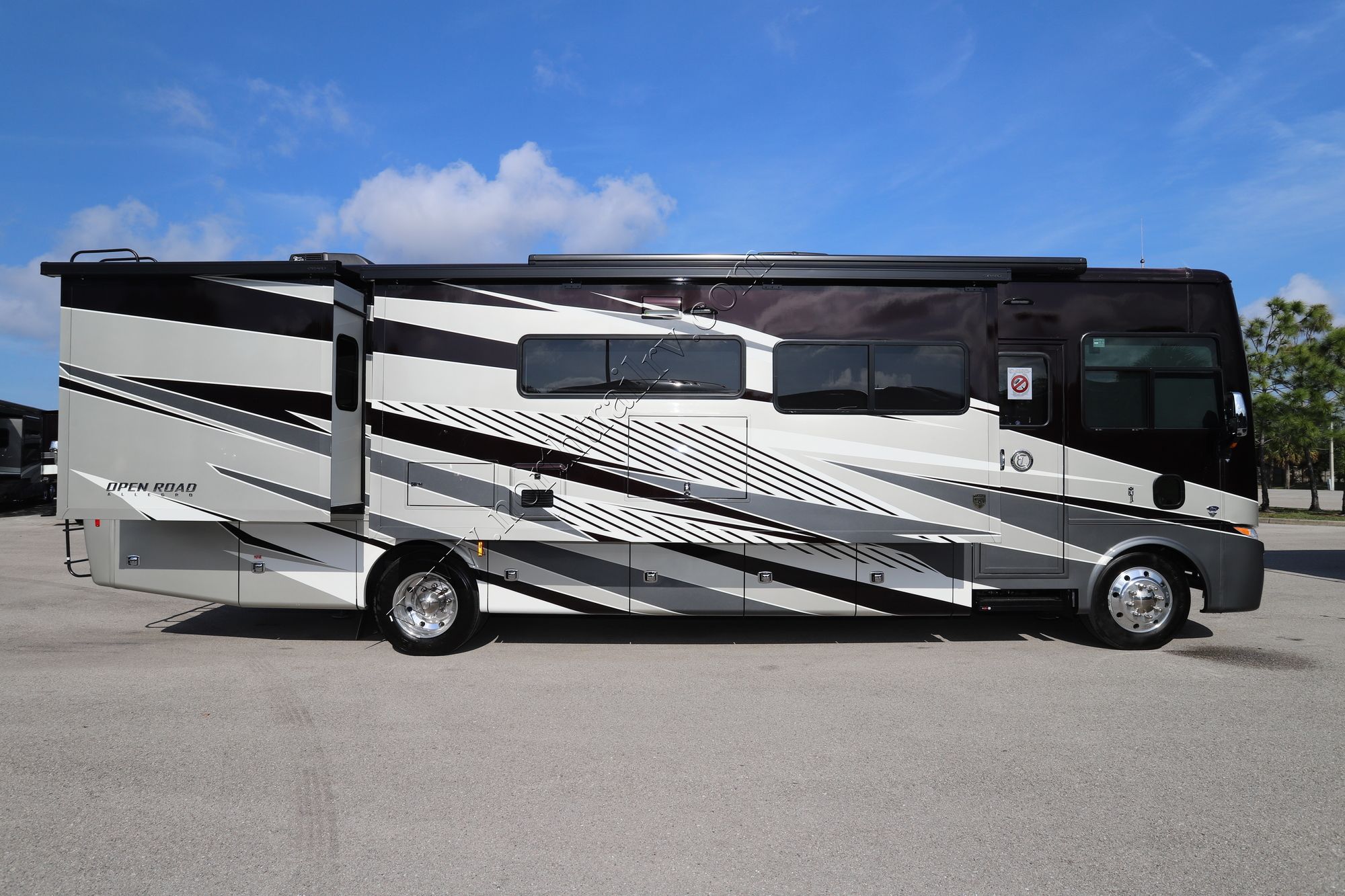 New 2022 Tiffin Motor Homes Allegro 34PA Class A  For Sale