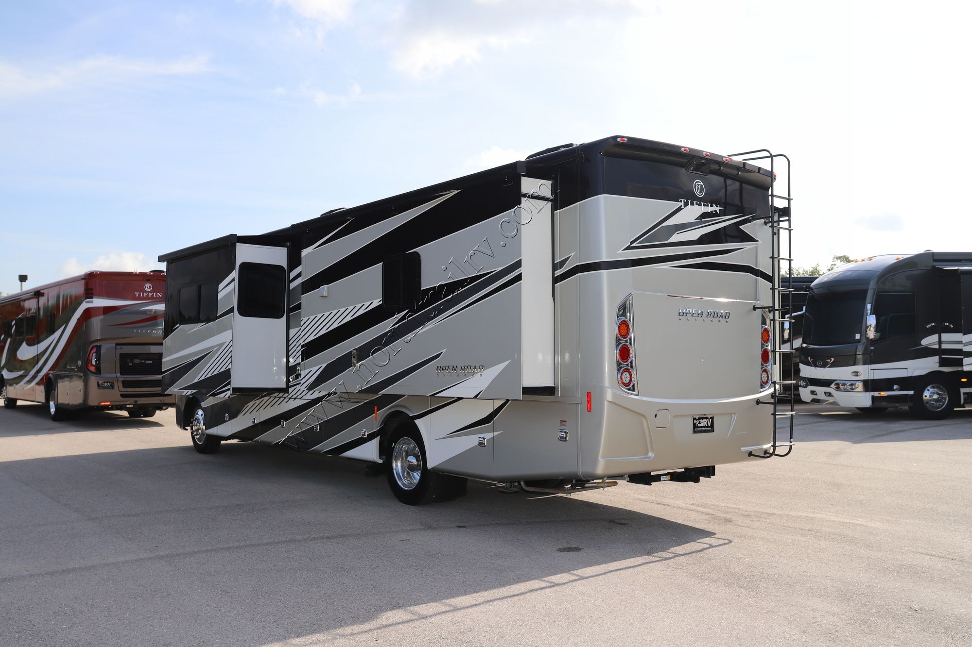 New 2022 Tiffin Motor Homes Allegro 34PA Class A  For Sale