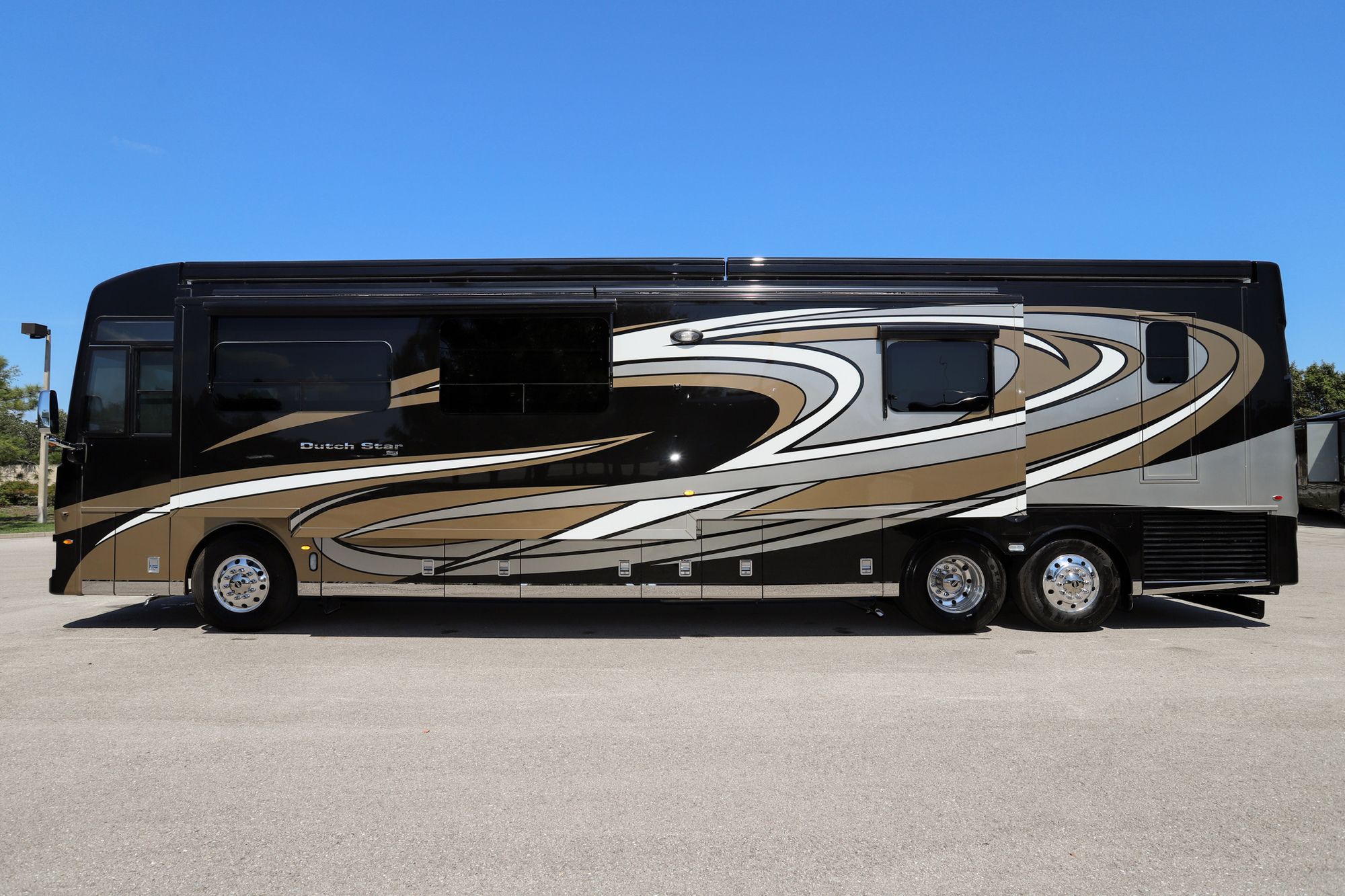 New 2022 Newmar Dutch Star 4369 Class A  For Sale