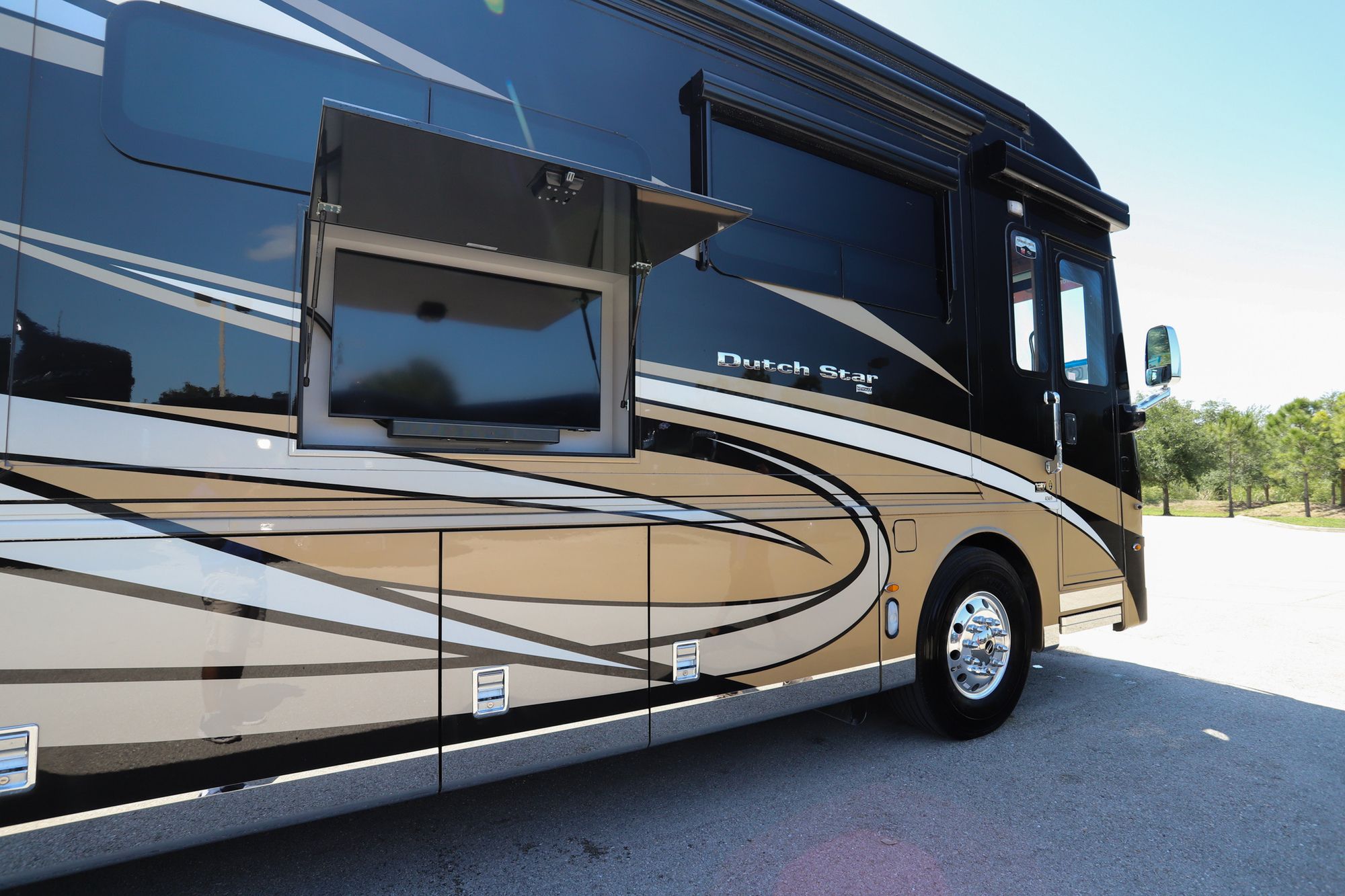 New 2022 Newmar Dutch Star 4369 Class A  For Sale