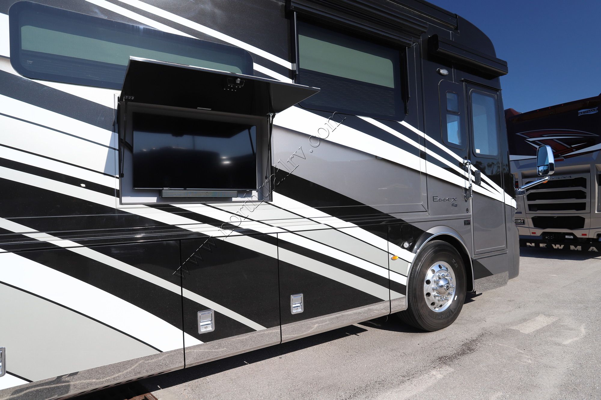 New 2022 Newmar Essex 4551 Class A  For Sale