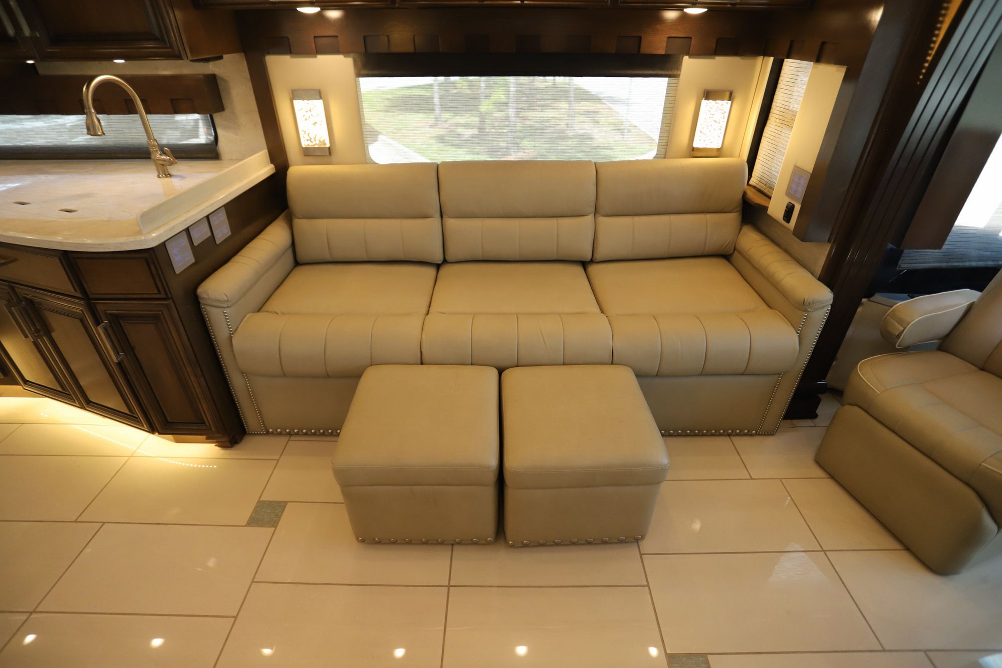 Used 2019 Newmar London Aire 4533 Class A  For Sale